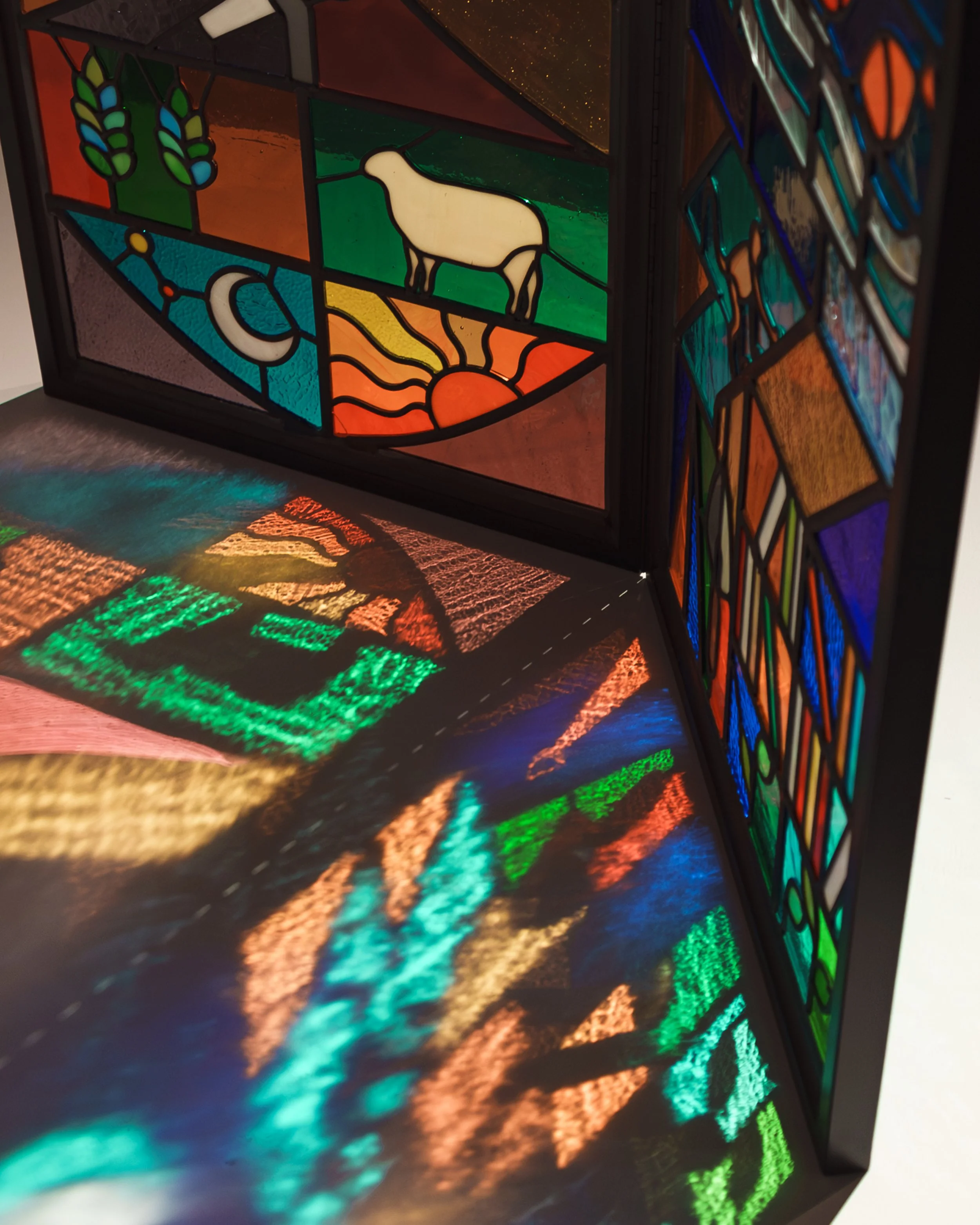 YOUNGHA PARK 
SUENGKUM & YELA, 成金, 禮羅, 2025