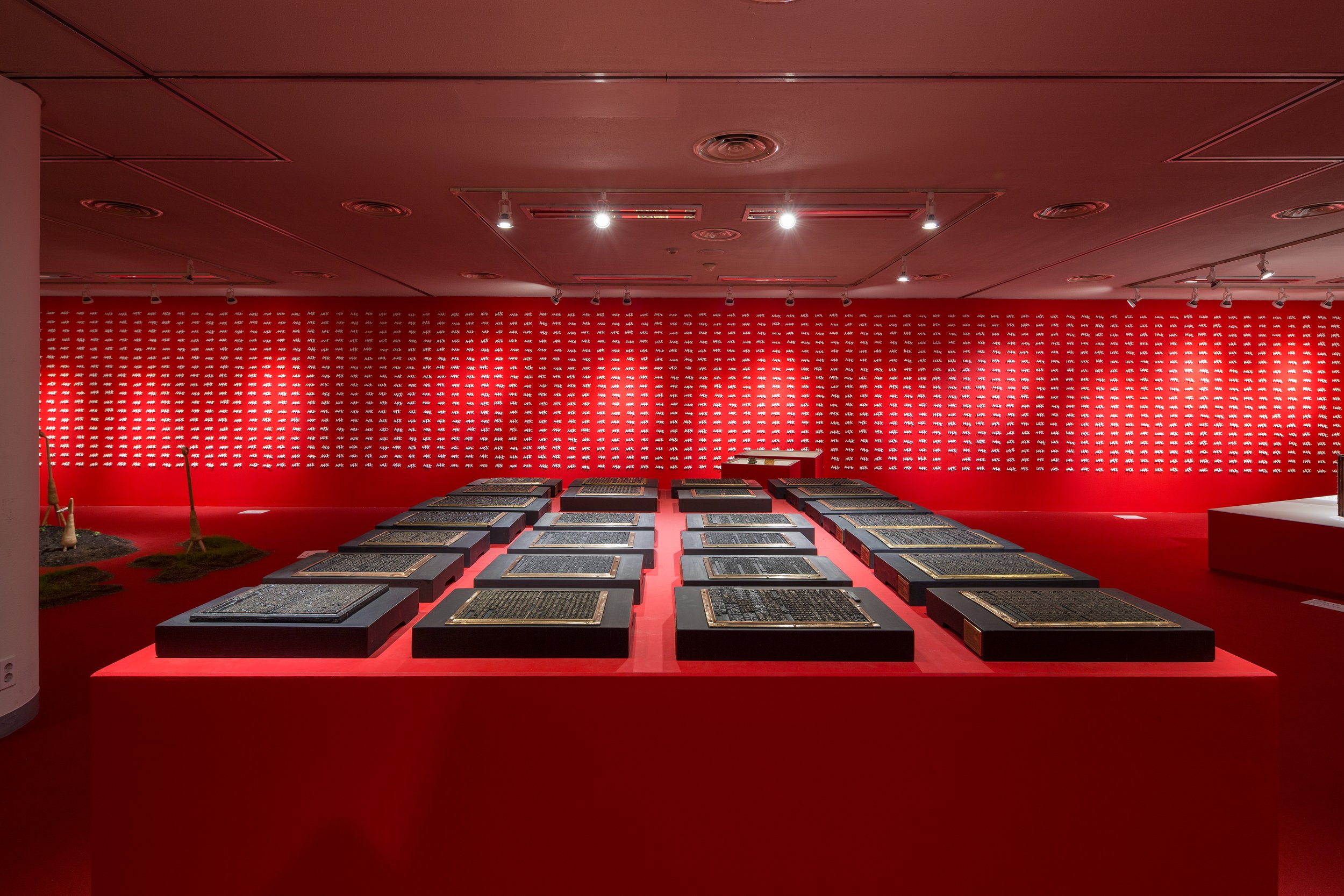 Inho Lim, The print edition of restoration of JIKJI - Anthology of Great Buddhist Priests Zen Teachings, Installation View