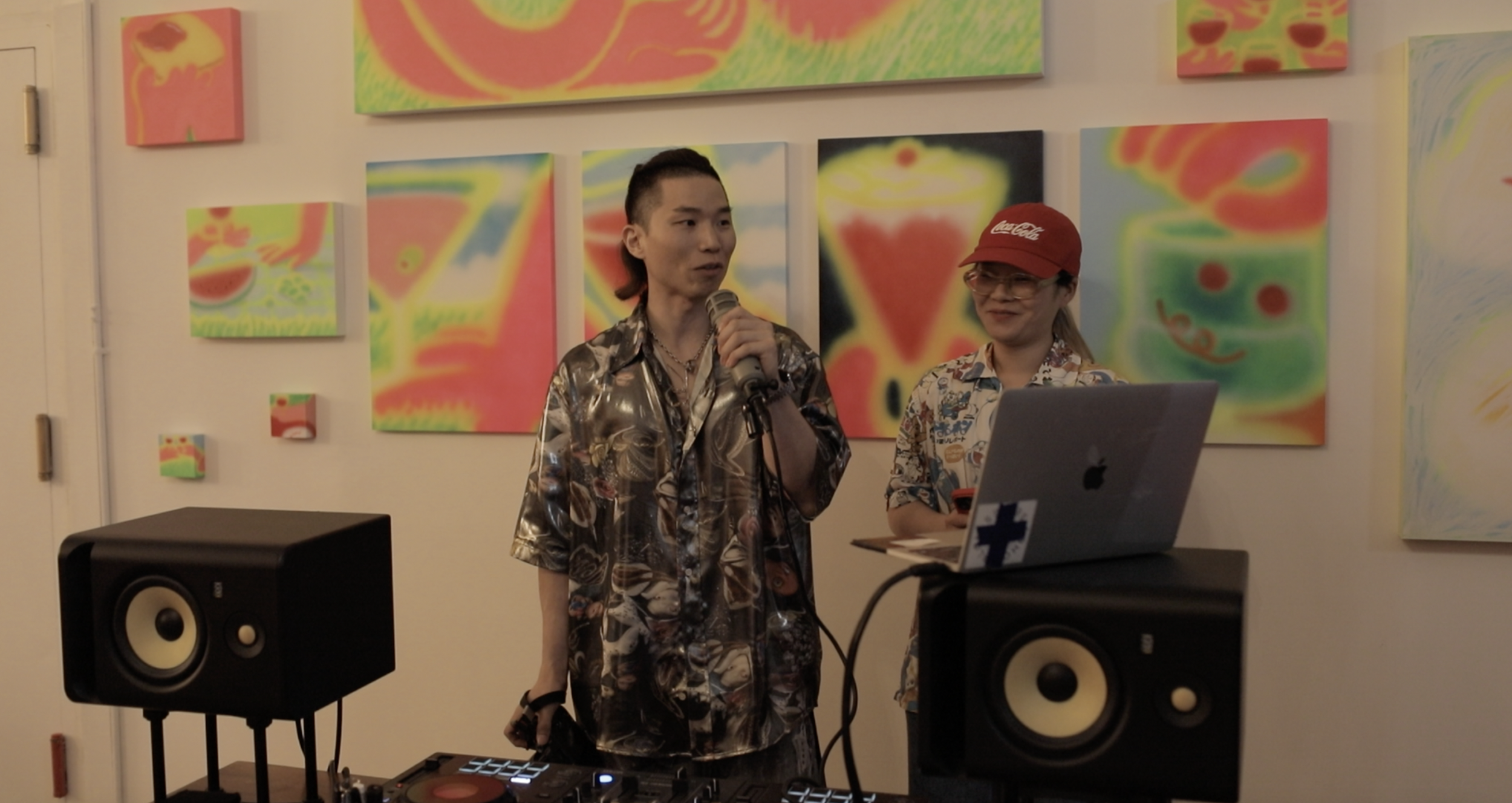 Hongbin Kim and Yong Eun Known in the show opening for Slice of Watermelon