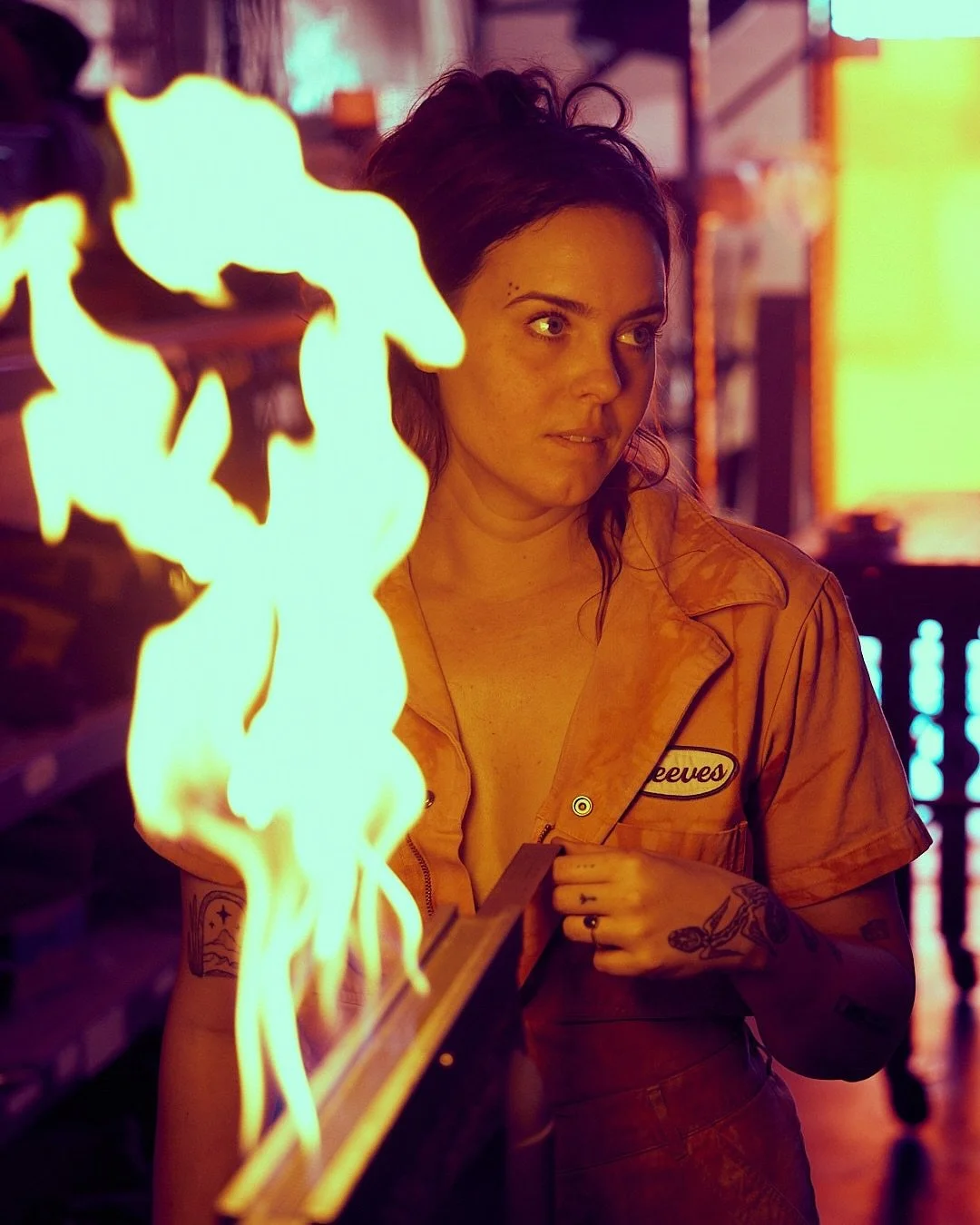 A sculptor of light and energy, Lily Reeves @reevesstudios crafts immersive experiences that transcend discipline and tradition. Rooted in the mythic landscapes of the American Southwest, her practice fuses Light Art, Land Art, Ecofeminism, Architect