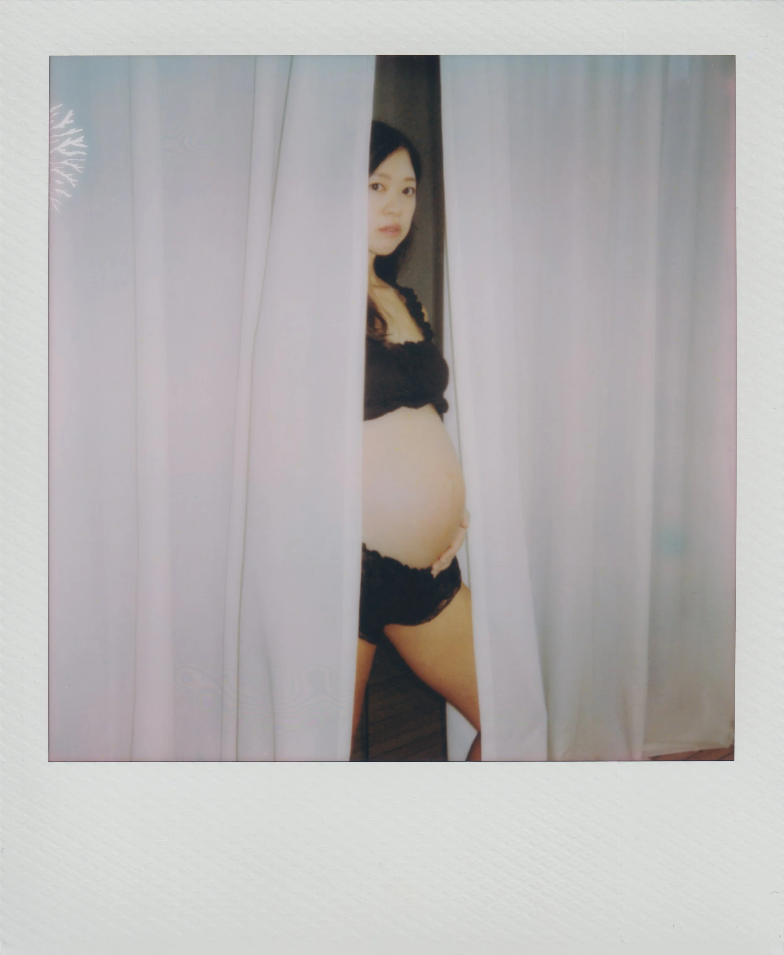Lesley maternity polaroids-3.jpg