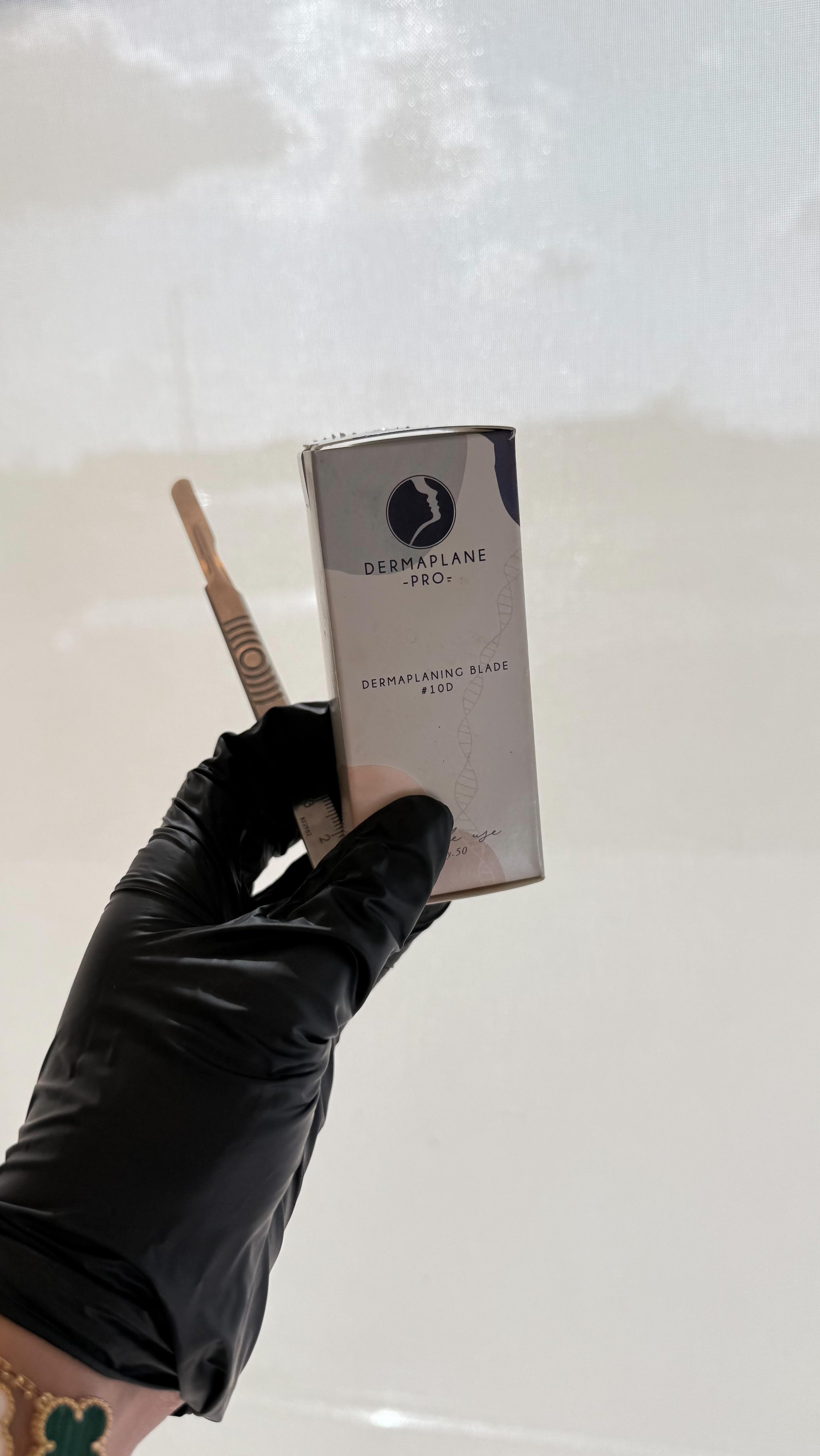 If your skin looks dull, textured, or your products just aren’t working like they used to—this is why.
Dermaplaning removes the top layer of dead skin cells and vellus hair (peach fuzz) that can block your skincare from penetrating, disr