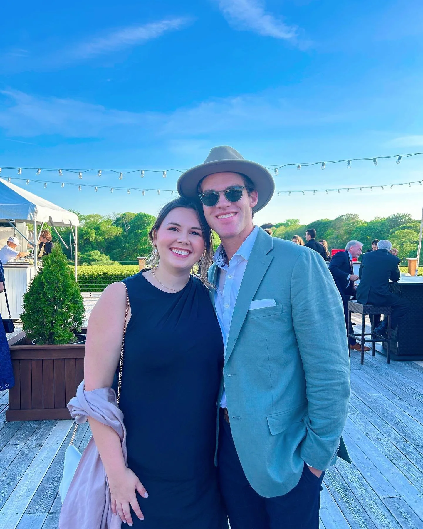 Thanks to the new Dr. and Mrs. Frank for getting these west coasters out to the east coast for the most beautiful wedding!! Congratulations, @katieroughneen and @jeerrf