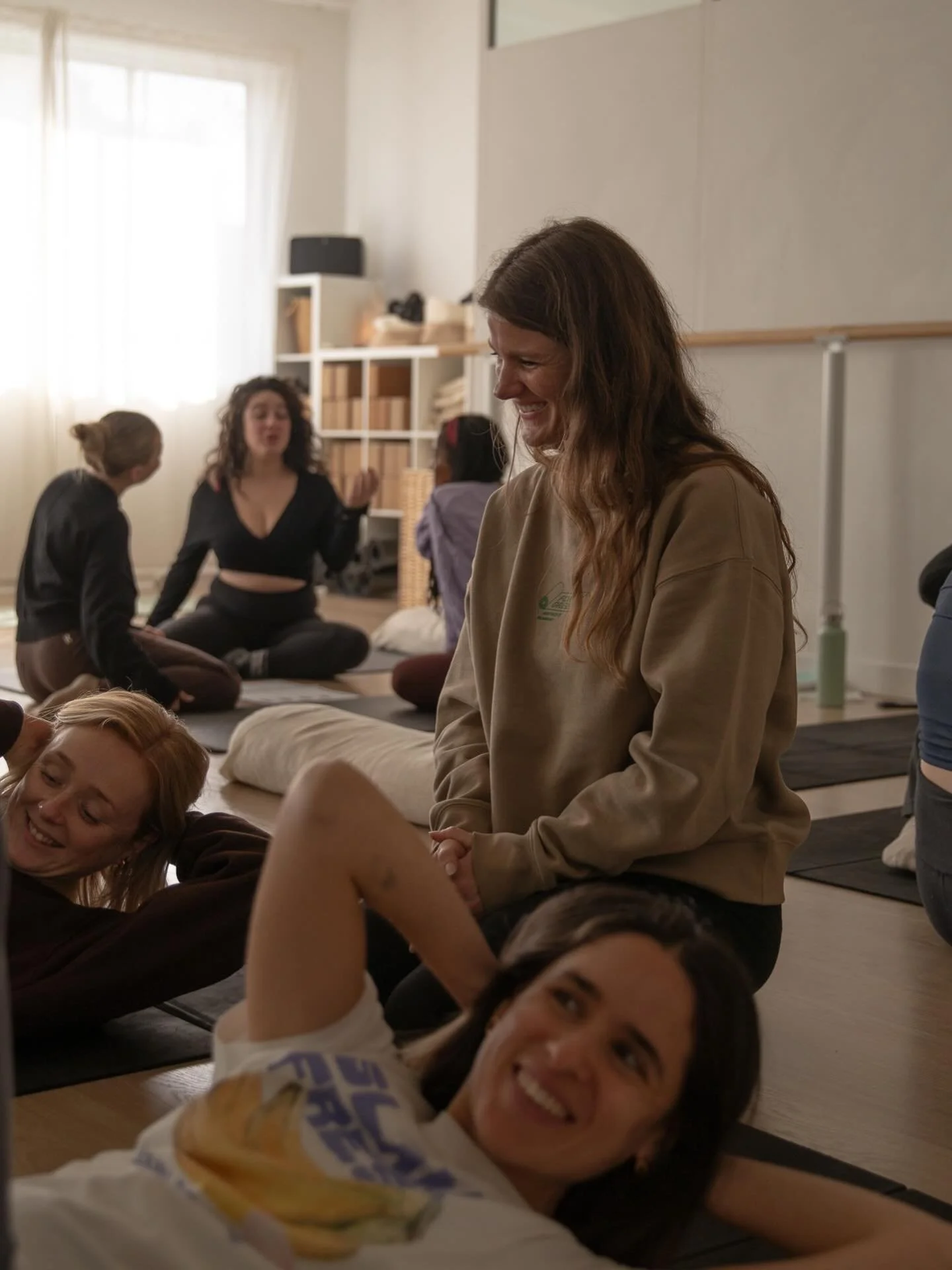 Our beautiful yoga teacher Whitney is teaching her first Barre class tomorrow at Northcote! Whitney completed her Barre teacher training at Fort Green and is ready to roll. Join her tomorrow at 11.15am covering for Amelia. Gooo Whitney! 🫶🏼
@inward.