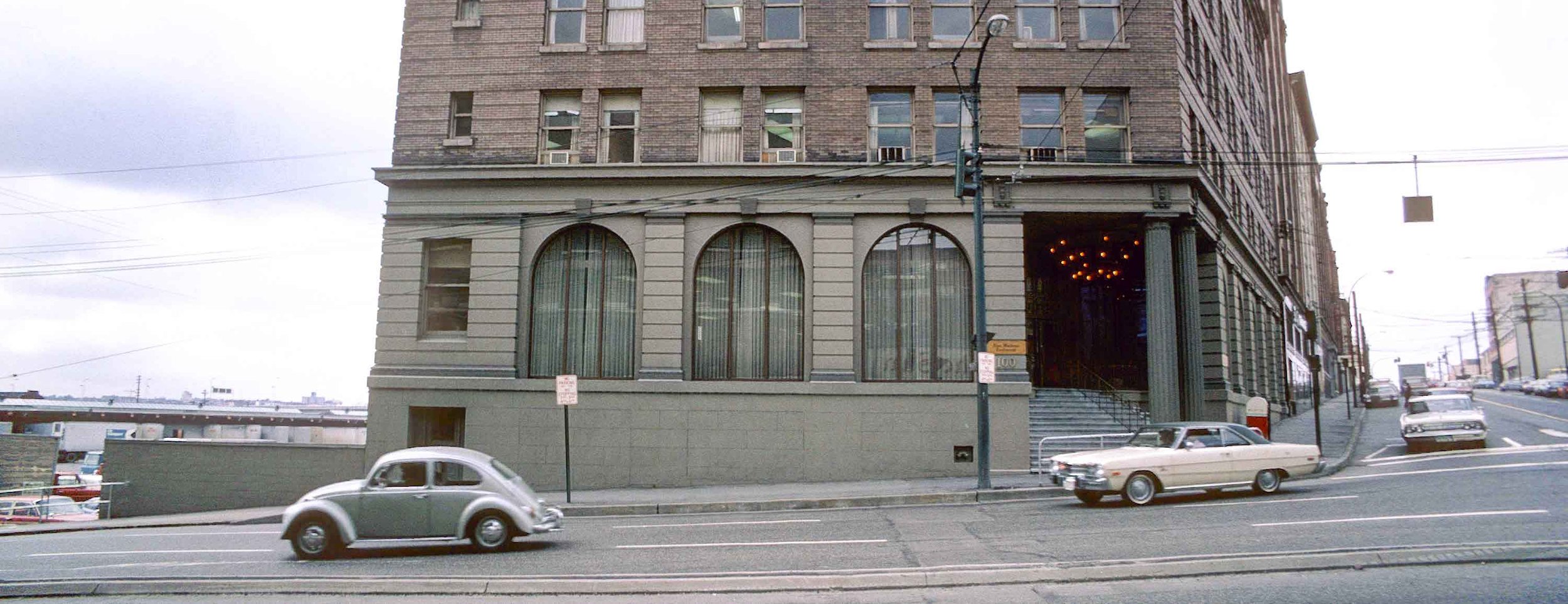 123 W Pender