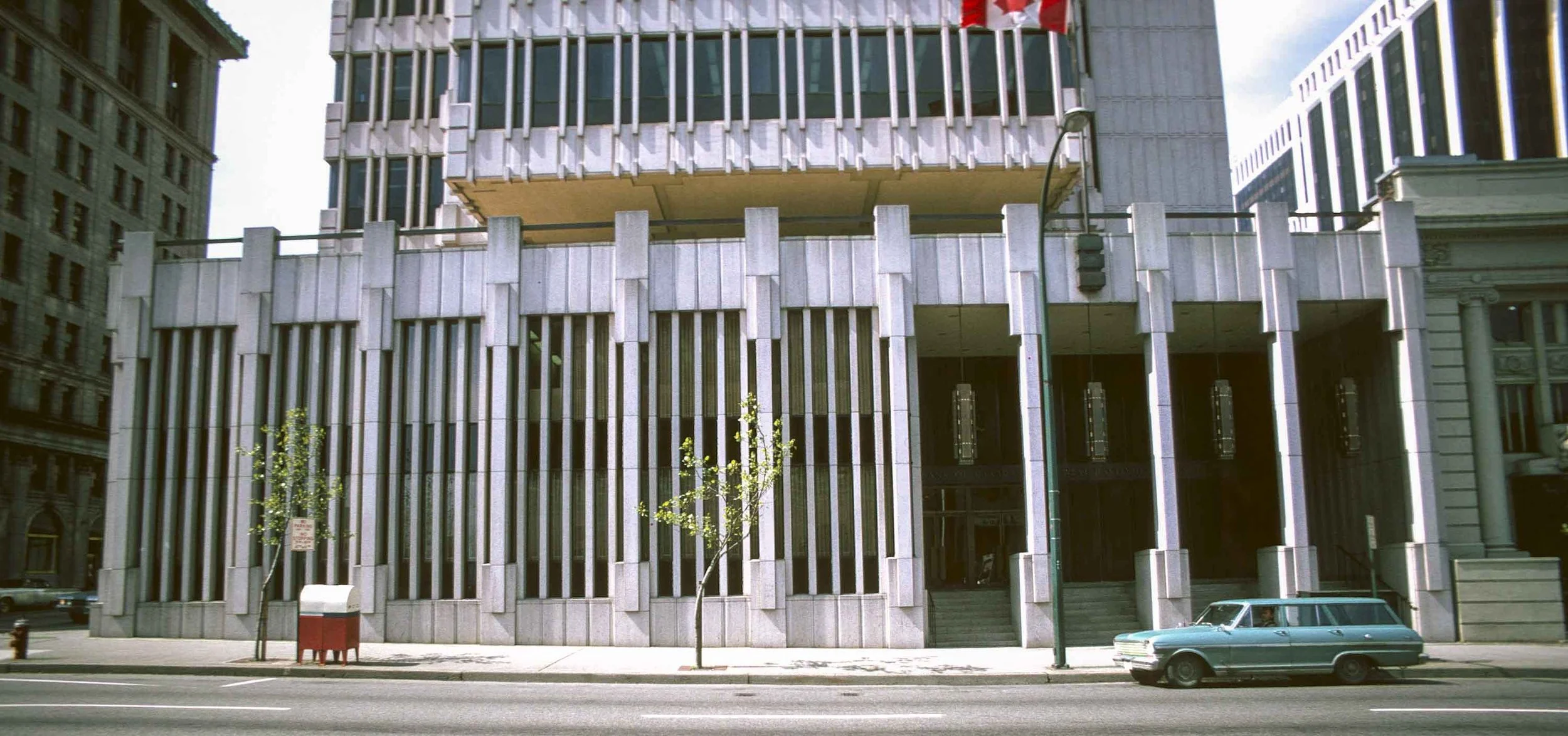 900 W Hastings