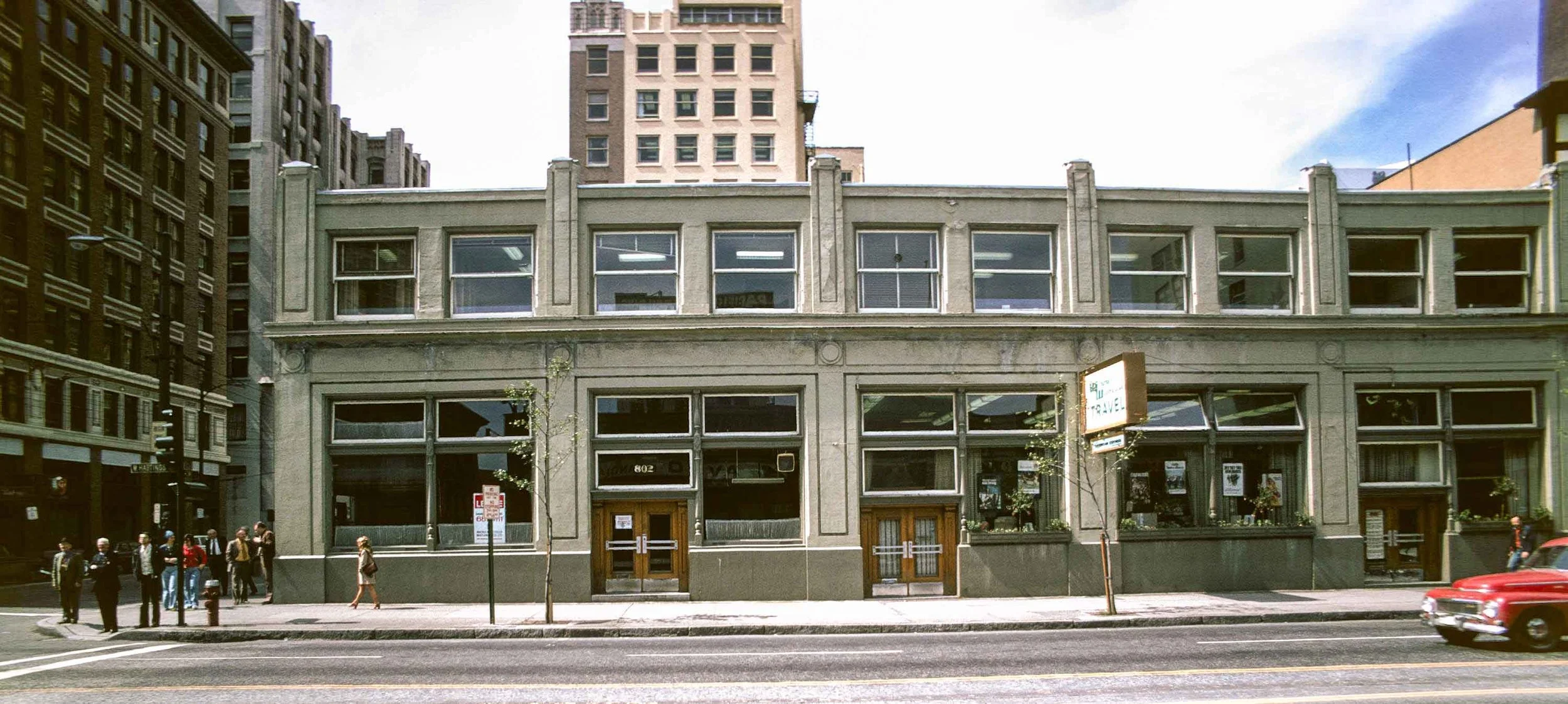 802 W Hastings