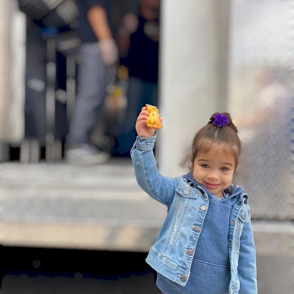 The ultimate comfort food with our Mac and Cheese Empanada! The smile on her face says it all - our heart-shaped empanadas are a total win every time.

Today, we are taking the day off to spend with our loved ones! 

Stay tuned for this upcoming week