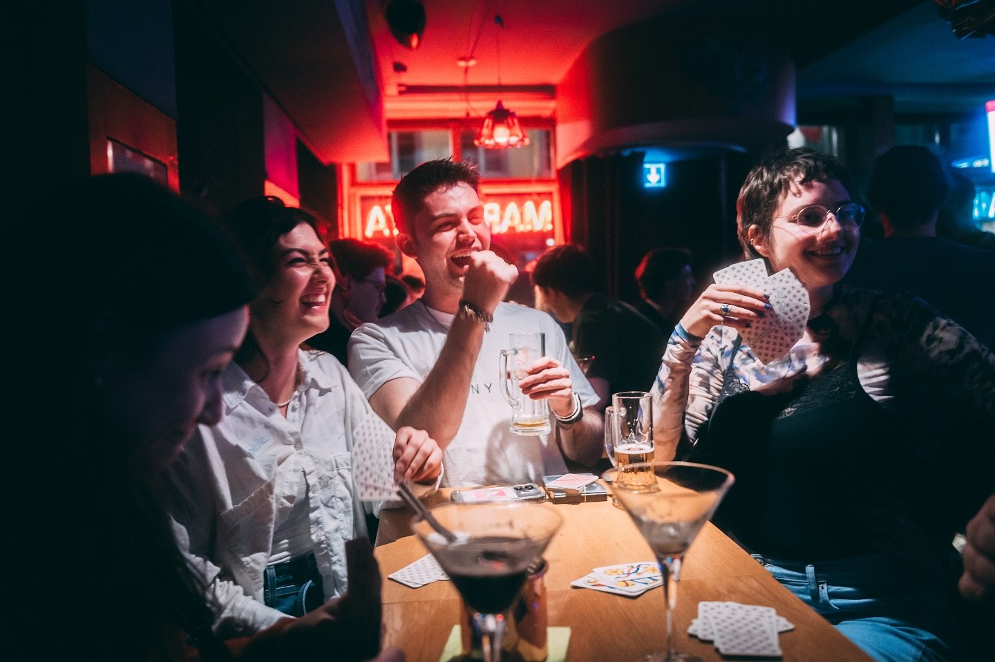 Only good times 🍾🥳 Come join our next bar tour! Link&rsquo;s in the bio :) #barhopping #pubcrawlzurich