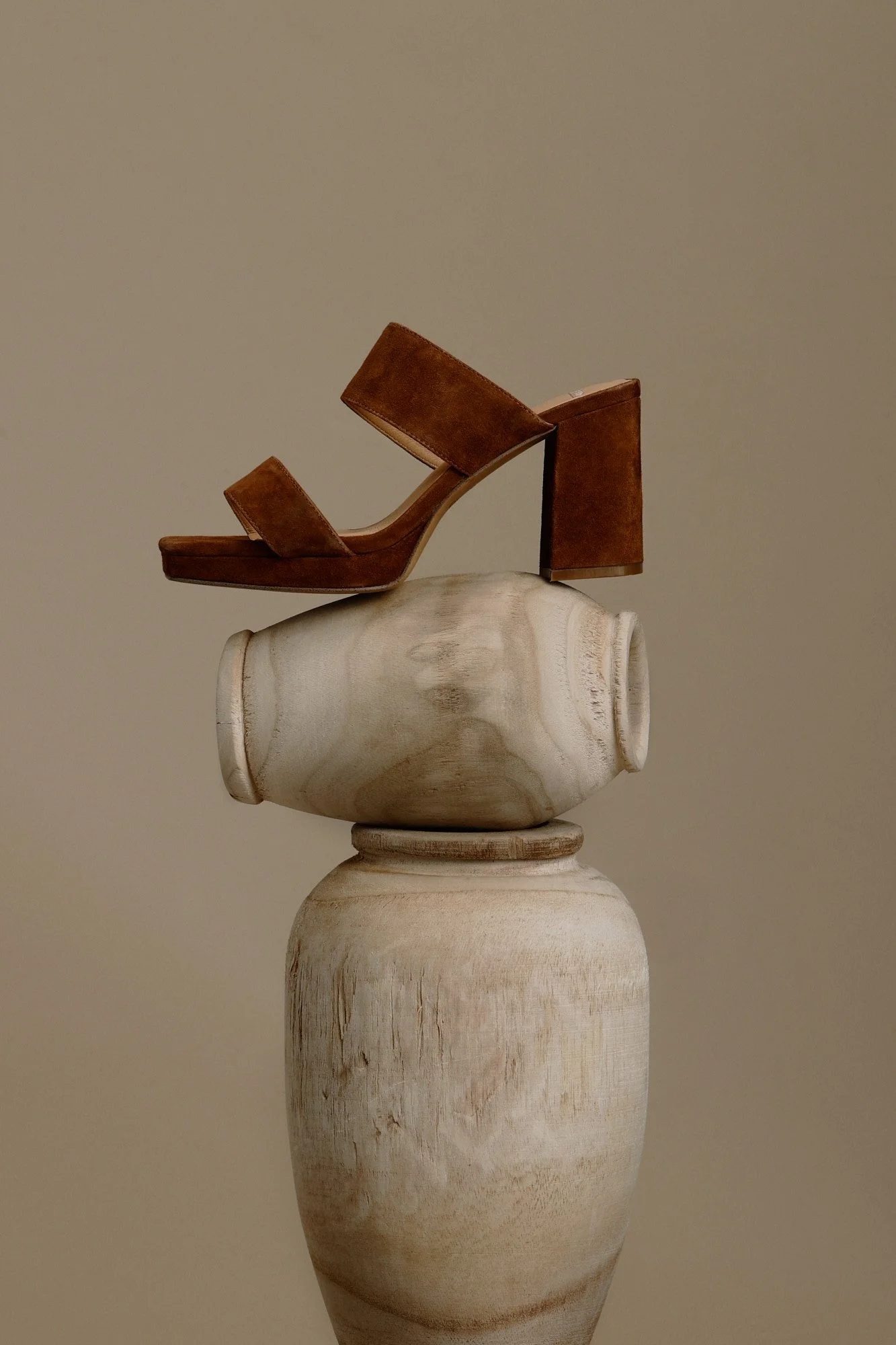 SHADES OF CREME (Fashion)