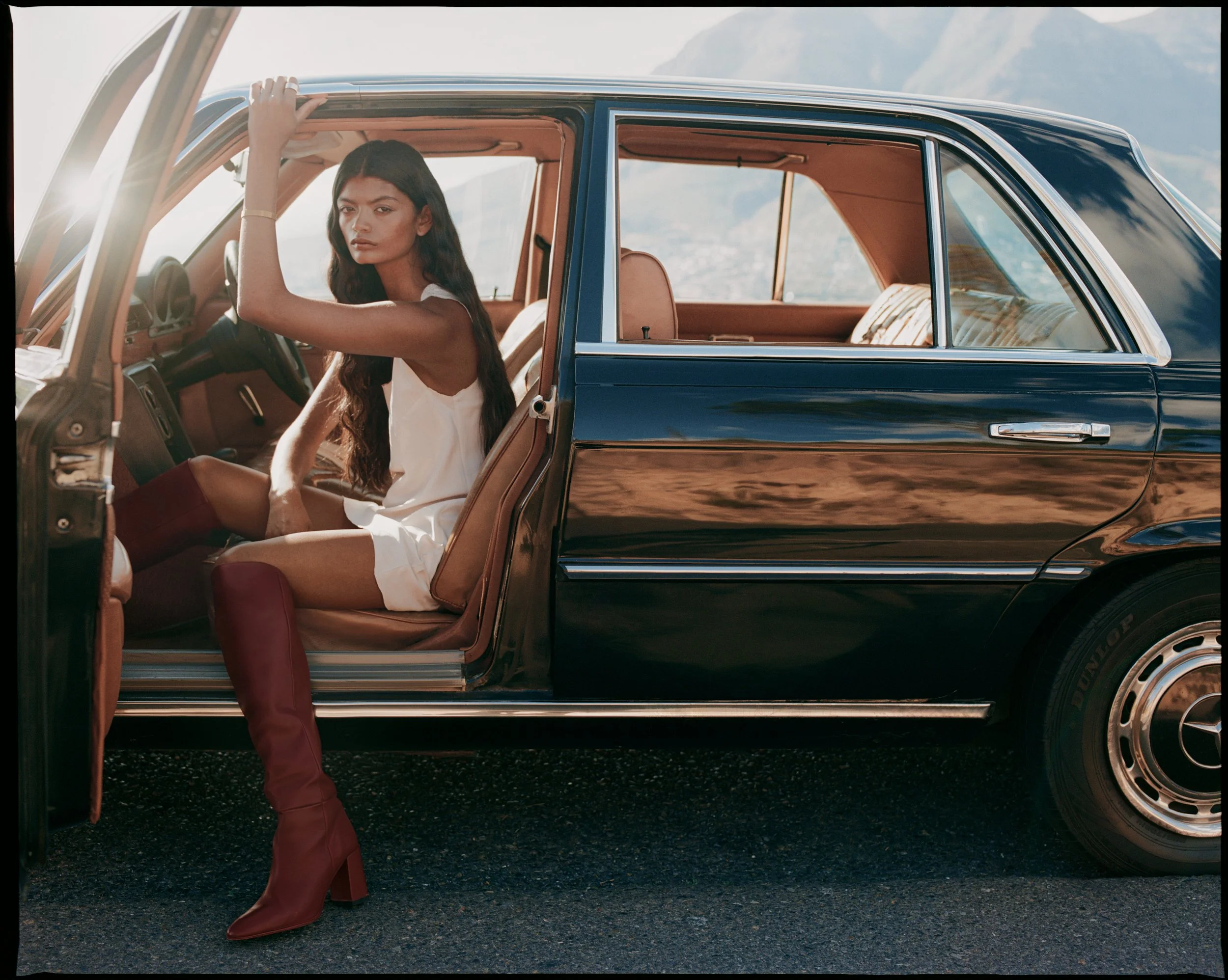 cpt-capetown-southafrica-ninapetrova-fashionshoot-carfashionshoot-hamburgphotographer-carshooting-capetowncar-retrorentalscapetown_03.jpg