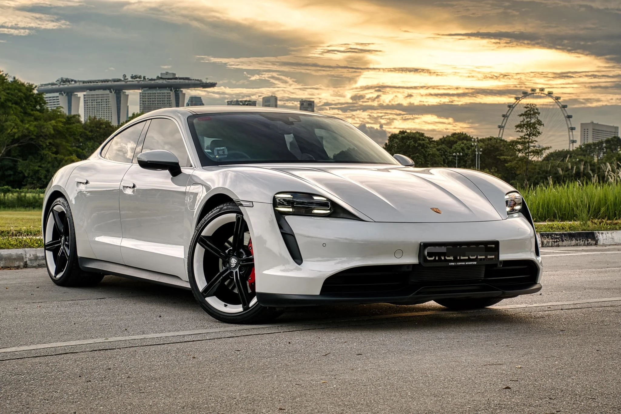 IMG_1429Porsche Taycan Electric 4S Performance .JPG