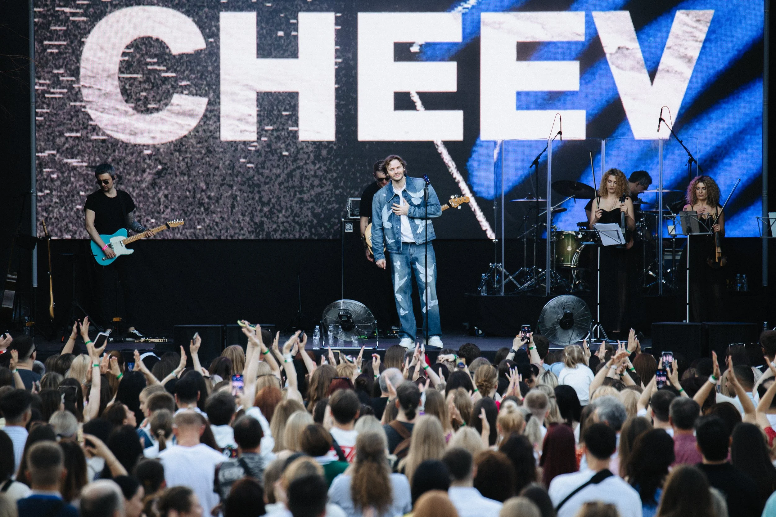 Супровід струнних та нові треки: чим дивував CHEEV на концерті у Києві