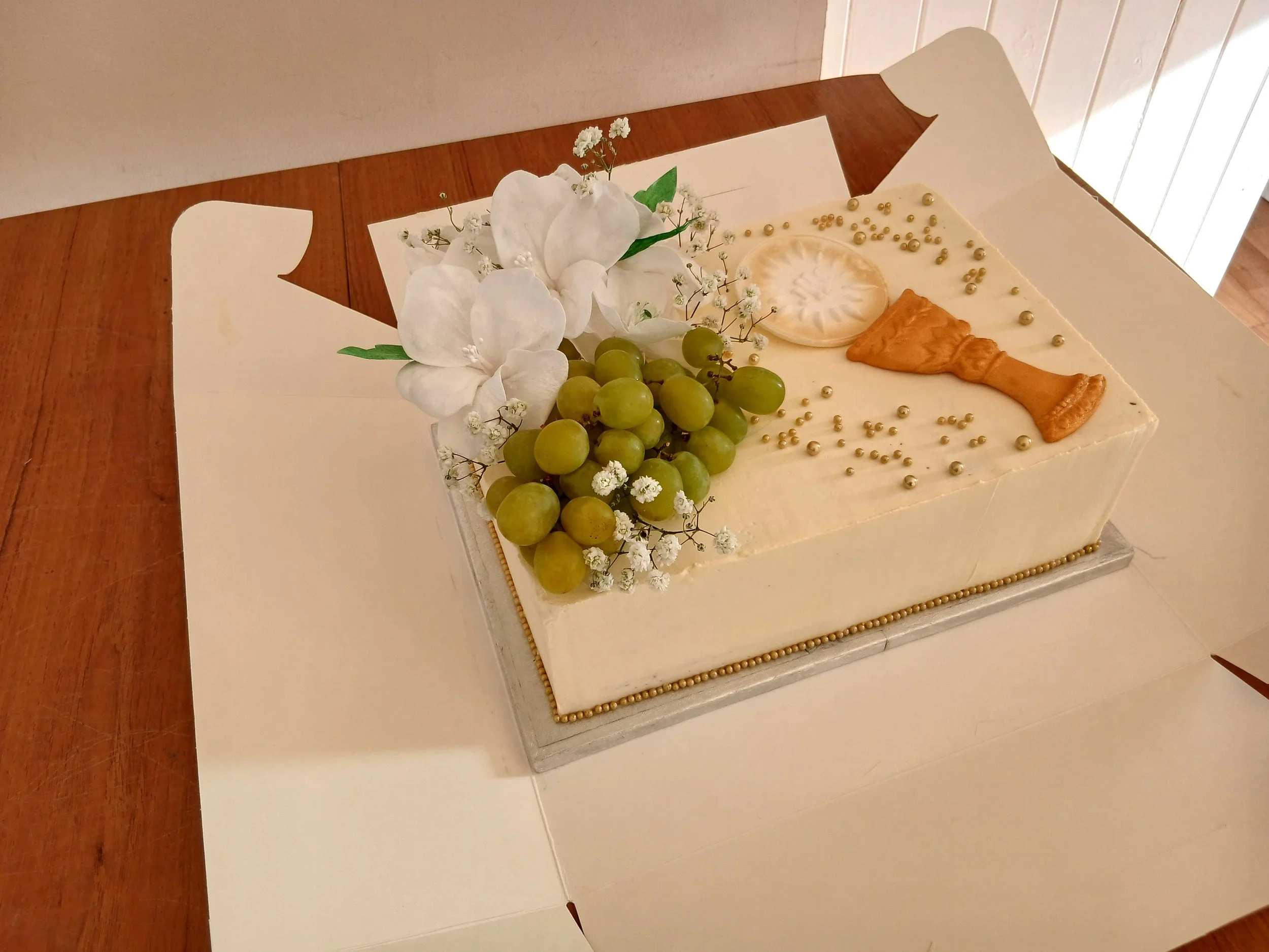 1st Communion cake (2).jpg
