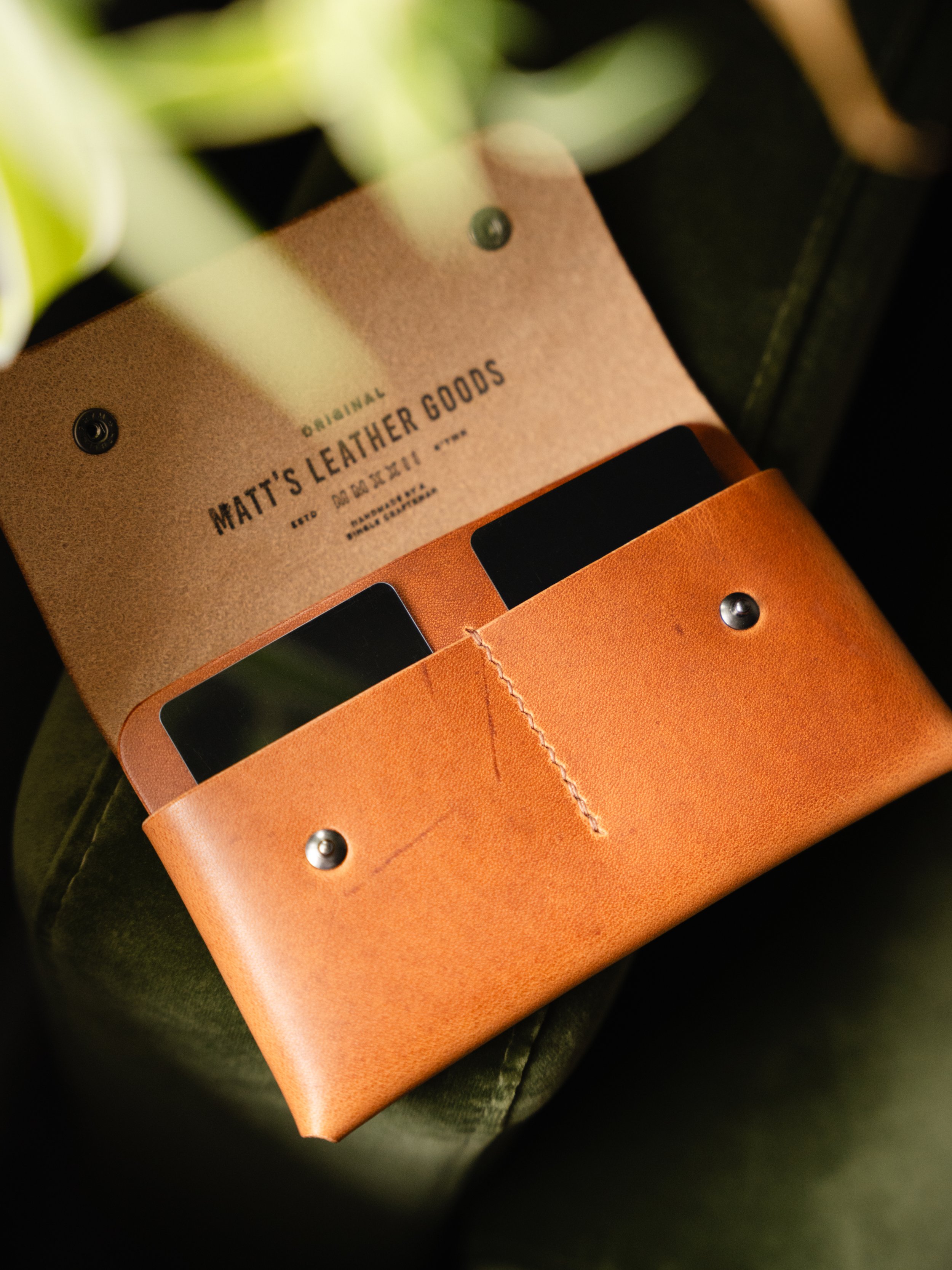 large wallet dublin on sofa srgb-7.jpg