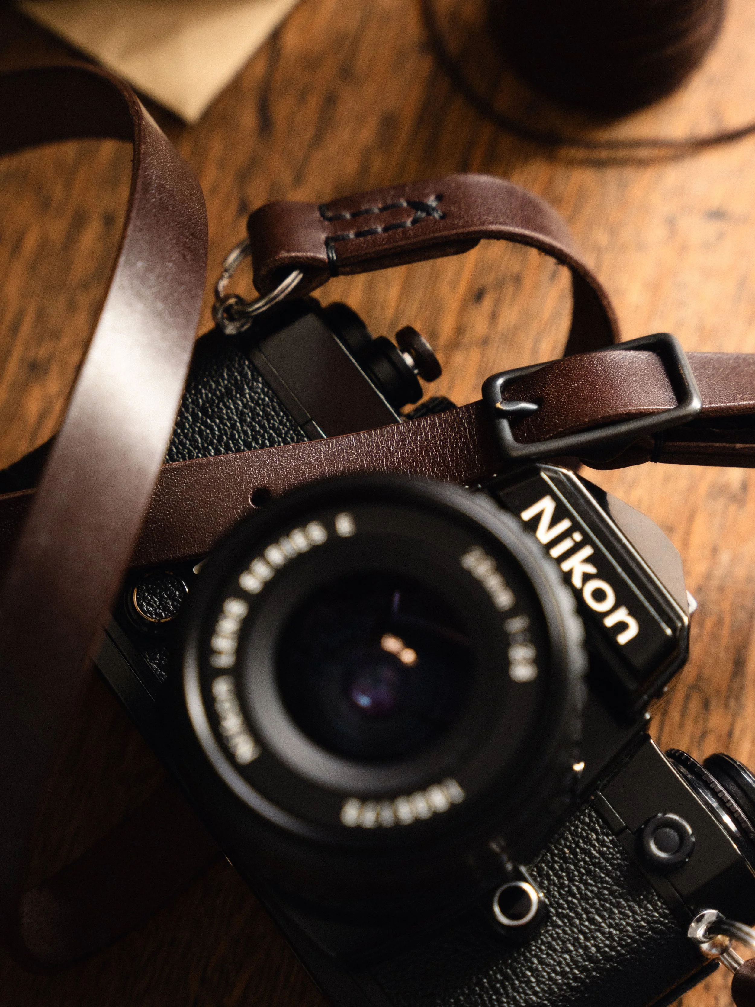 adjustable slim strap cocoa close up srgb-1.jpg