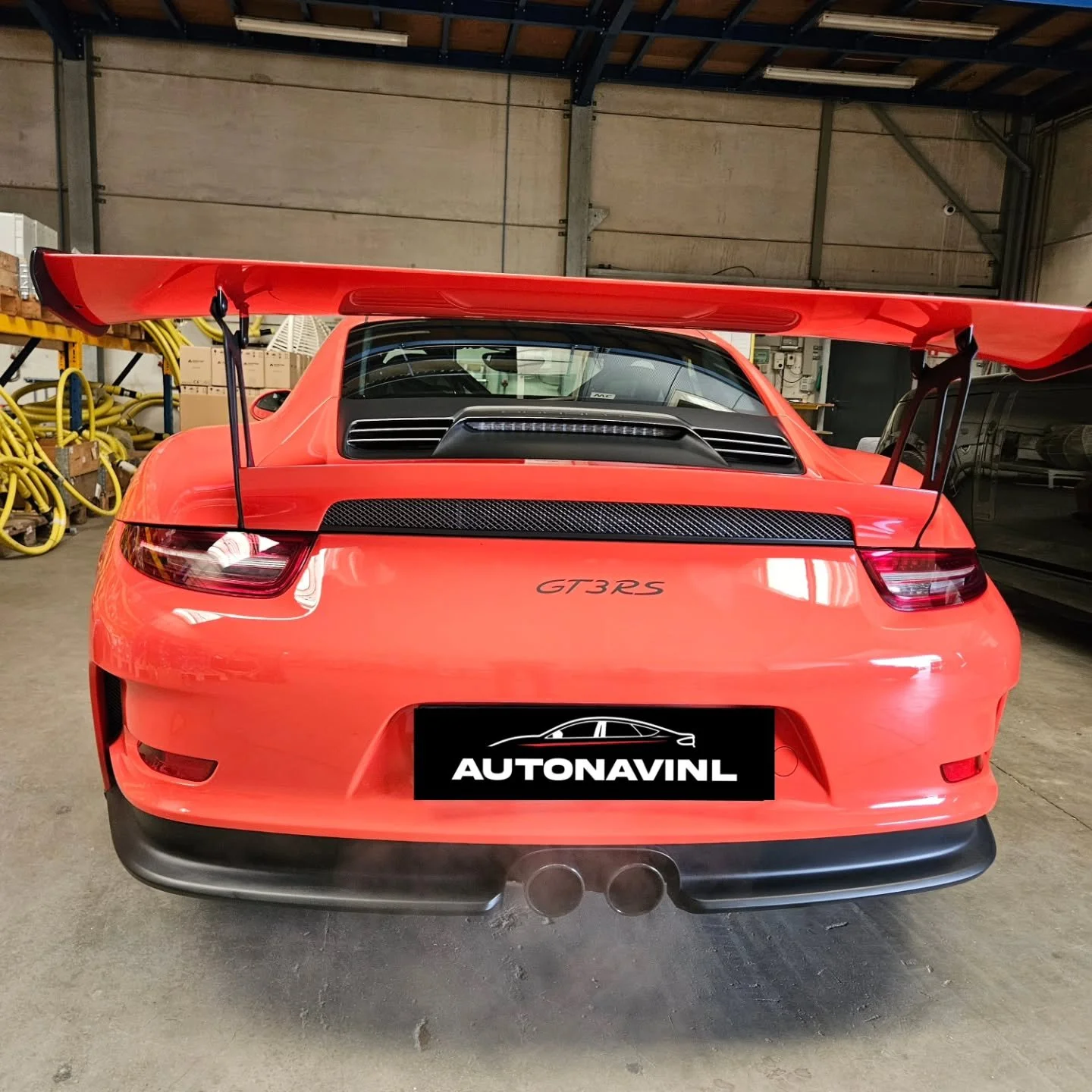 🇳🇱 Vandaag hebben we deze exclusieve Porsche 911 GT3 RS (2016) voorzien van de volgende upgrades:

✅️ Apple CarPlay / Android Auto
✅️ Sport Chrono Klok

Wilt u ook moderne technologie of stijlvolle aanpassingen in uw voertuig? Neem gerust contact m