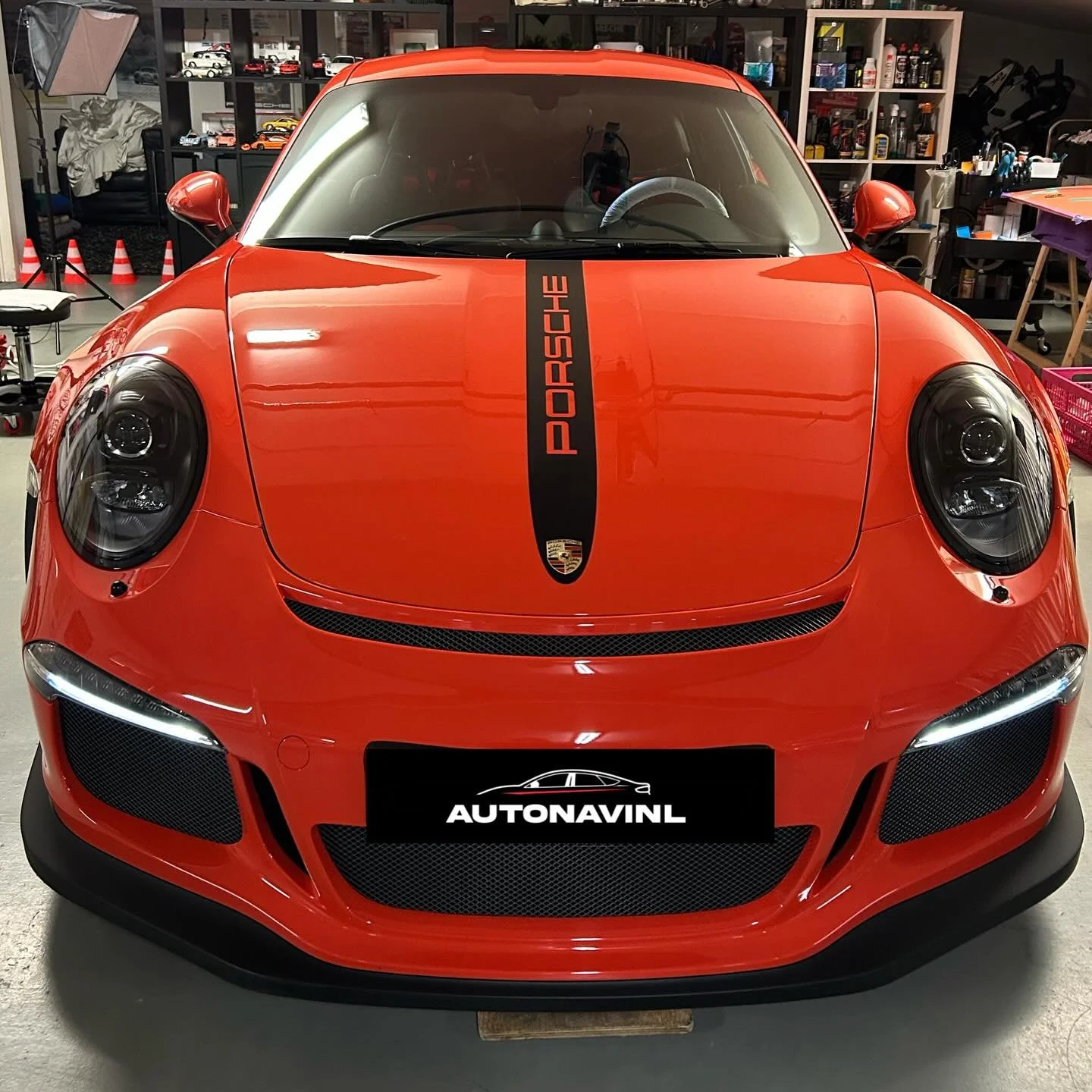🇳🇱 Vandaag hebben we deze Porsche 911/991.1 GT3 RS 🐎🏁 voorzien van draadloze Apple Carplay/Android Auto!

Deze bolide beschikt nu over apps zoals Spotify, Waze, Google Maps en nog veel meer!

Benieuwd naar de mogelijkheden? Neem dan gerust contac