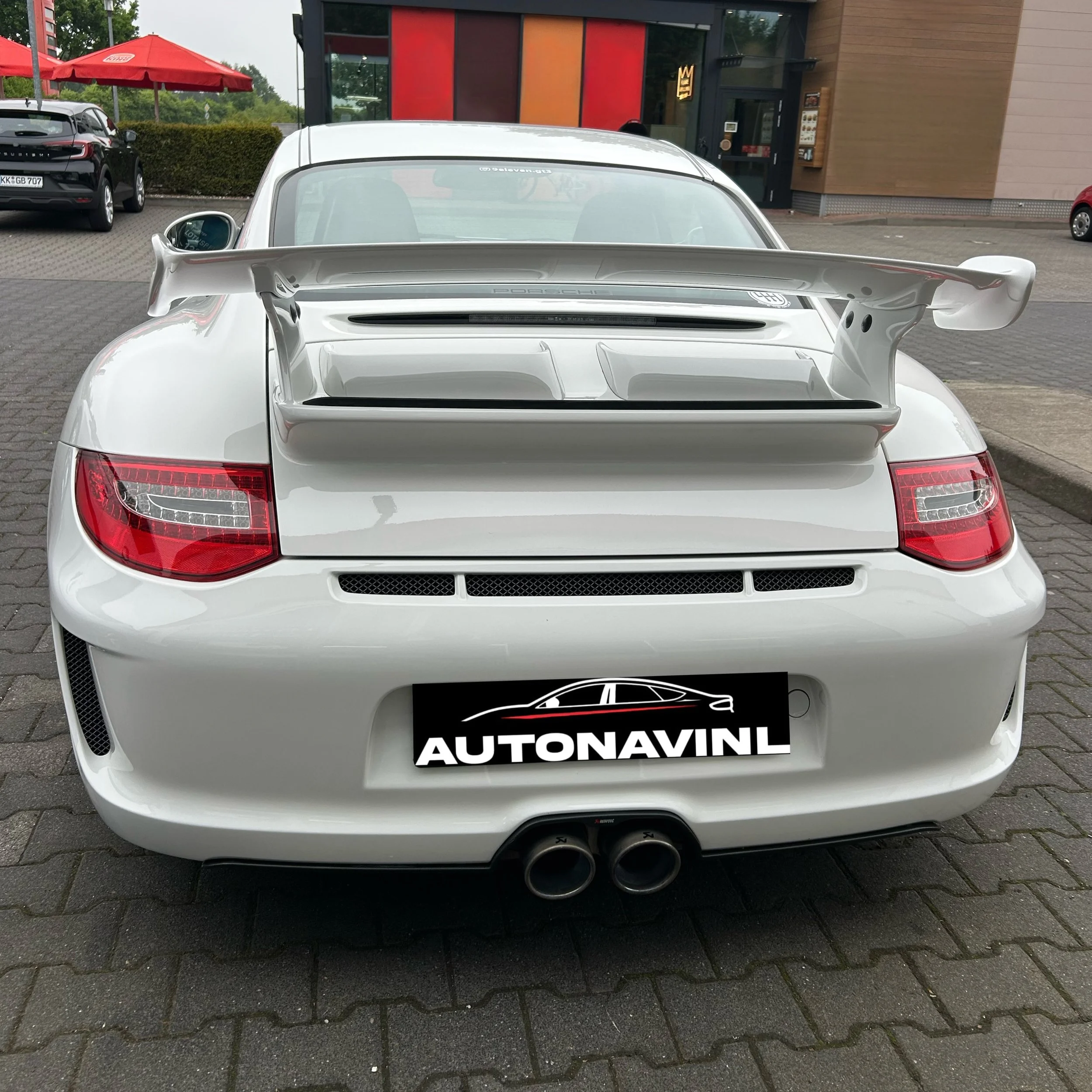 🇳🇱 Vandaag hebben we deze Porsche 911 (997.2) GT3 🐎🏁 voorzien van draadloze Apple Carplay/Android Auto!

Deze bolide beschikt nu over apps zoals Spotify, Waze, Google Maps en nog veel meer!

Benieuwd naar de mogelijkheden? Neem dan gerust contact