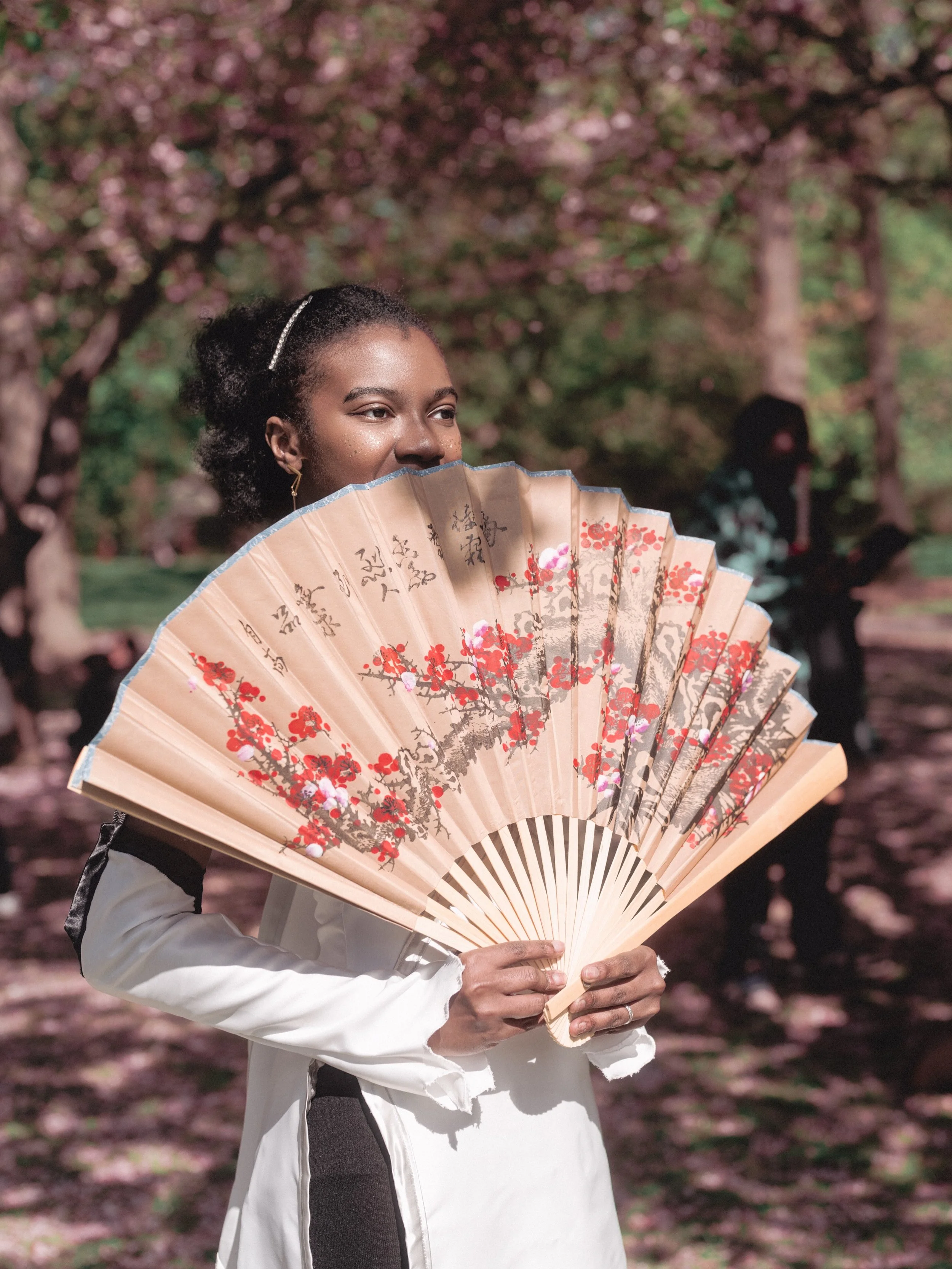 As the sakura blossoms bloom in time for the Spring season, Brooklyn transforms into a pink escape for all to enjoy 🌸 A big thank you to all of the cosplayers and the AniTOMO Con team for being a part of our annual cherry blossom cosplay meetup at t
