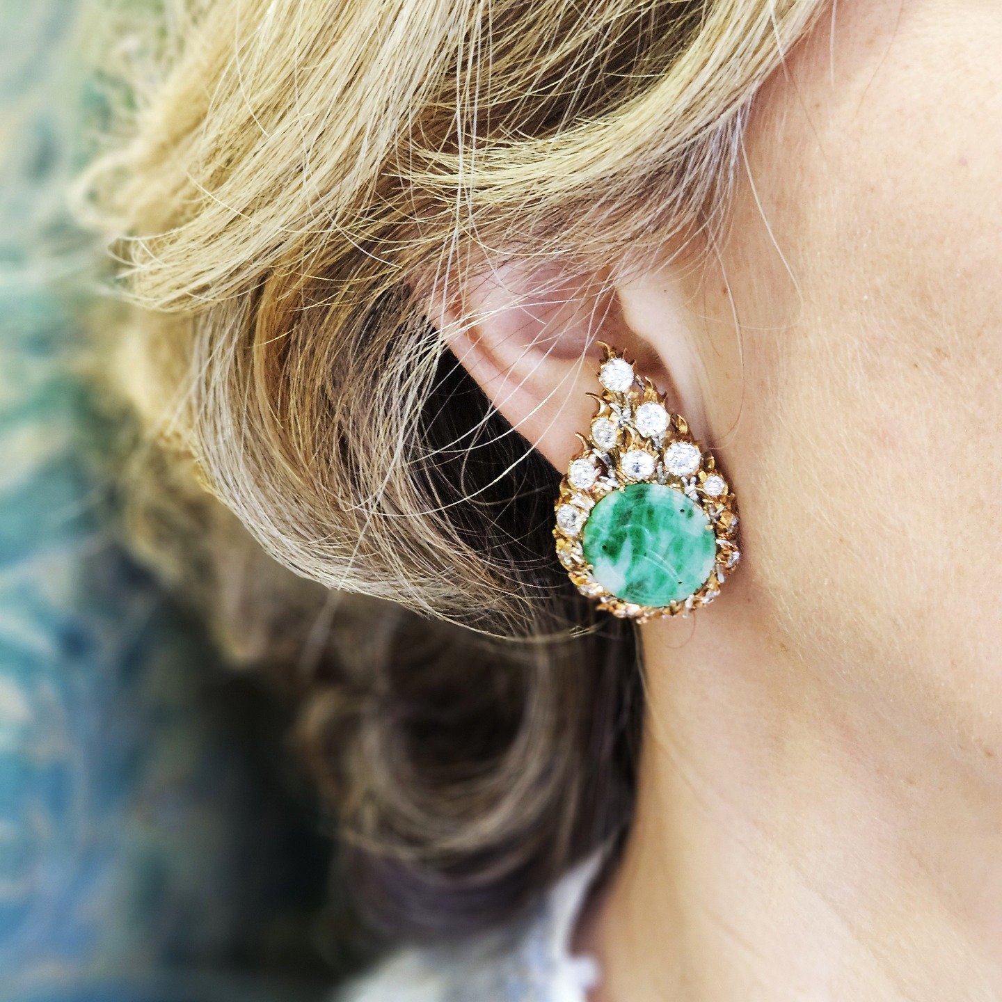 Important vintage jade and diamond earclips, signed Gianmaria Buccellati

18kt gold

#jewelry#luxuryjewelry#antiquejewelry #vintage#signedjewelry#Buccellati#Buccellatiearrings#jadejewelry