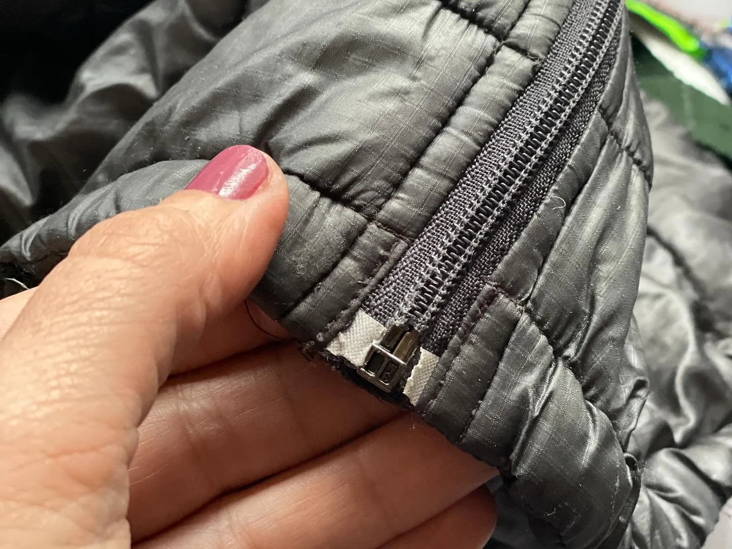 SMALL TOWN SERENDIPITY IS THE BEST!

I was walking through town and spotted a customer I needed to catch up with. While chatting, another man overheard and showed me his beloved @montbellamerica jacket. He had lost his zipper box and taken the sewing