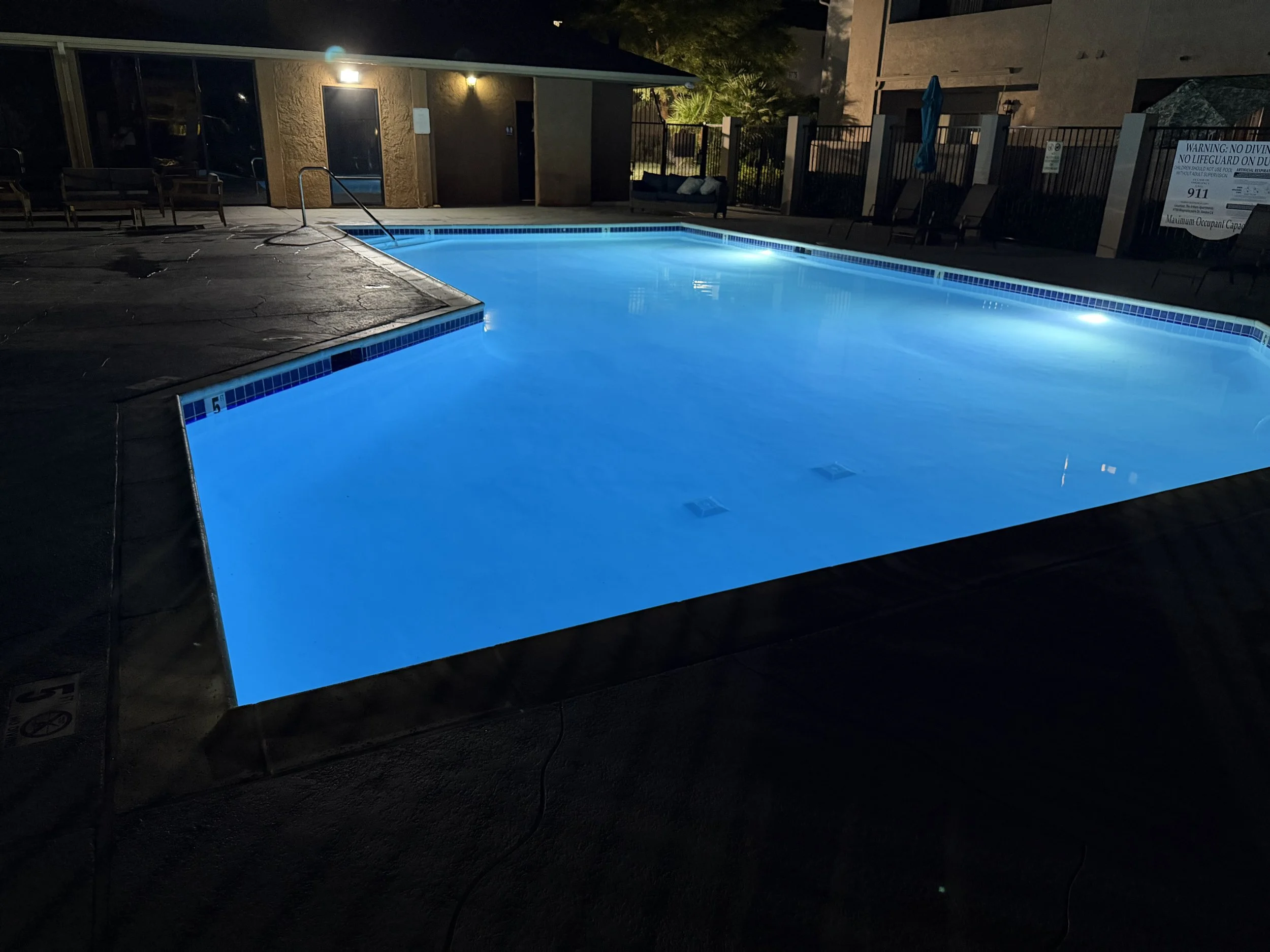 Santee comercial pool