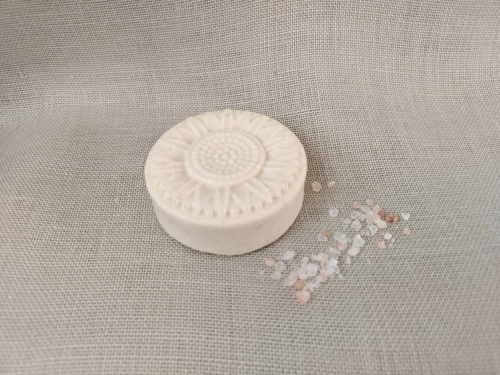 Ruususuolasaippua Hajusteeton.jpg