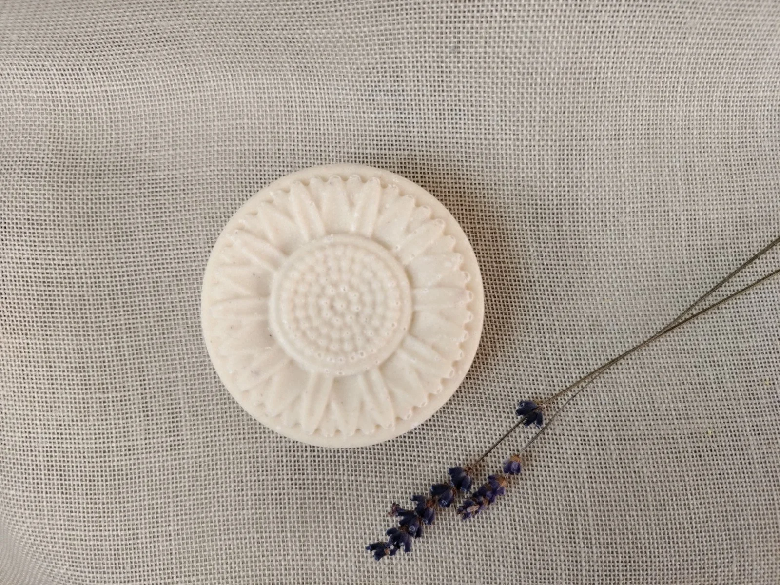 Ruususuolasaippua Laventeli-Patsuli.jpg