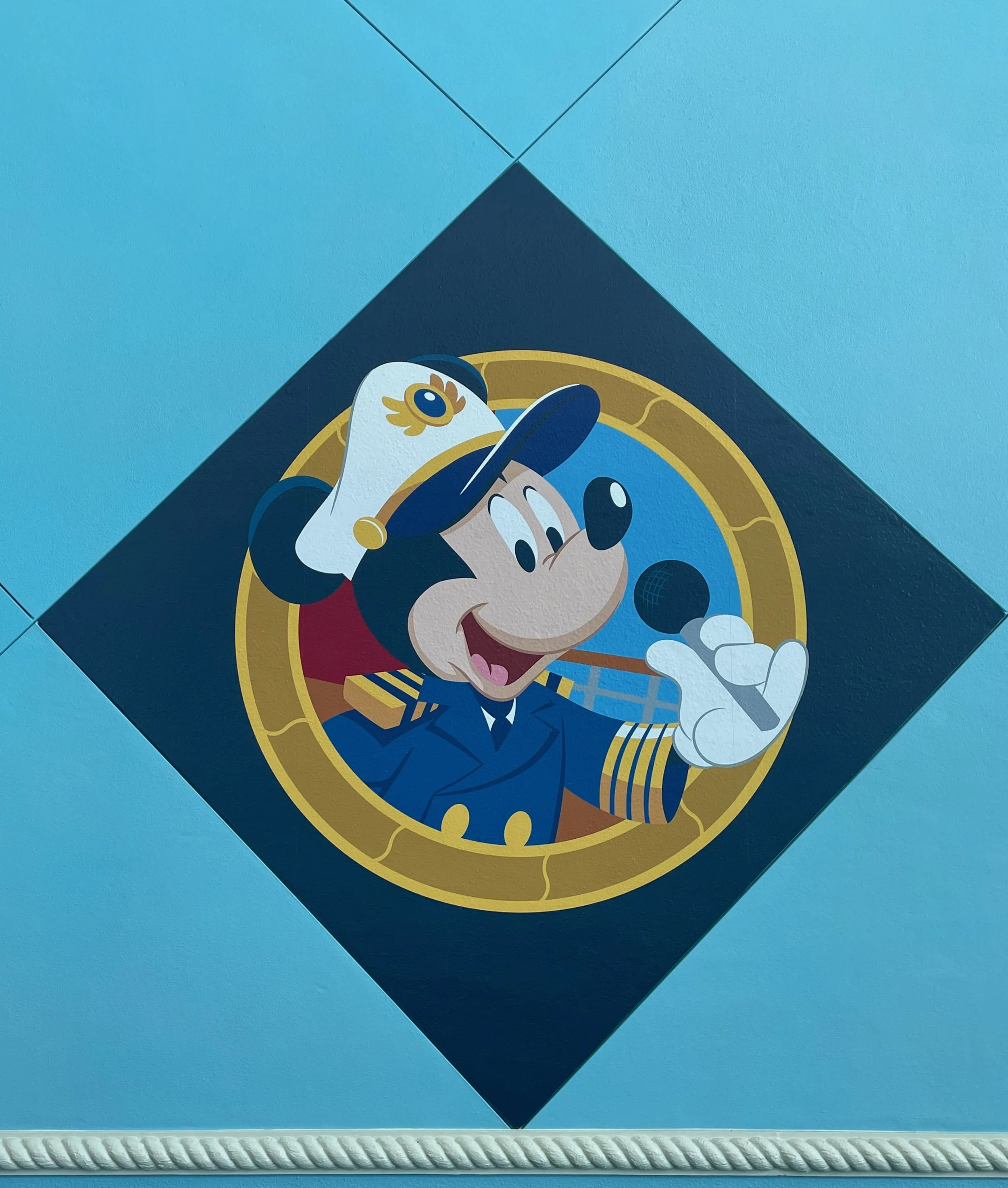 Castaway Cay vs Lookout Cay at Lighthouse Point: What’s the Difference?