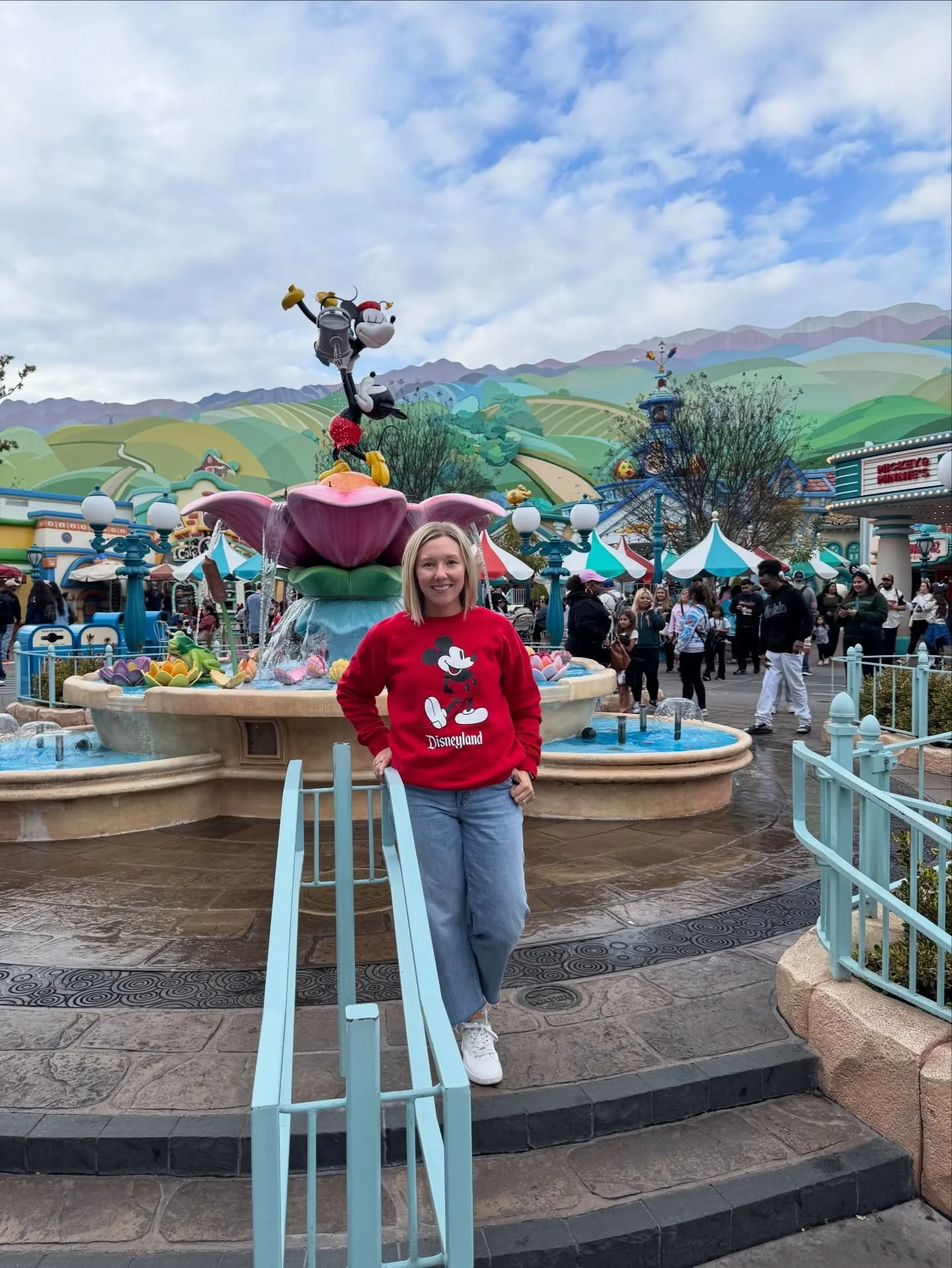 ⭐️ Happy Small Business Saturday! ⭐️
Huge thanks to every family who trusted me with their travels this year&mdash;you keep the magic going, and I&rsquo;m so grateful!

When you book with me, you get a travel buddy who cheers you on, handles the deta