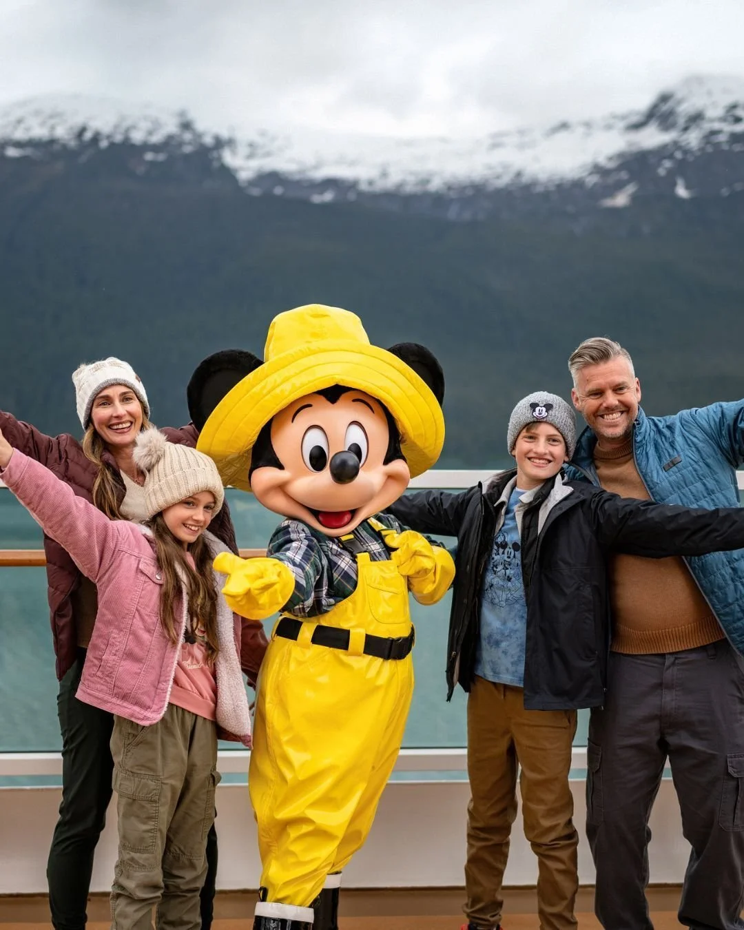 On board Disney Cruise Line, enjoy the magic of frozen fjords, prehistoric glaciers and charming port towns, combined with the incredible service and care Disney is known for. ✨🛳️

It's time to experience an authentic Alaskan adventure on five- and 