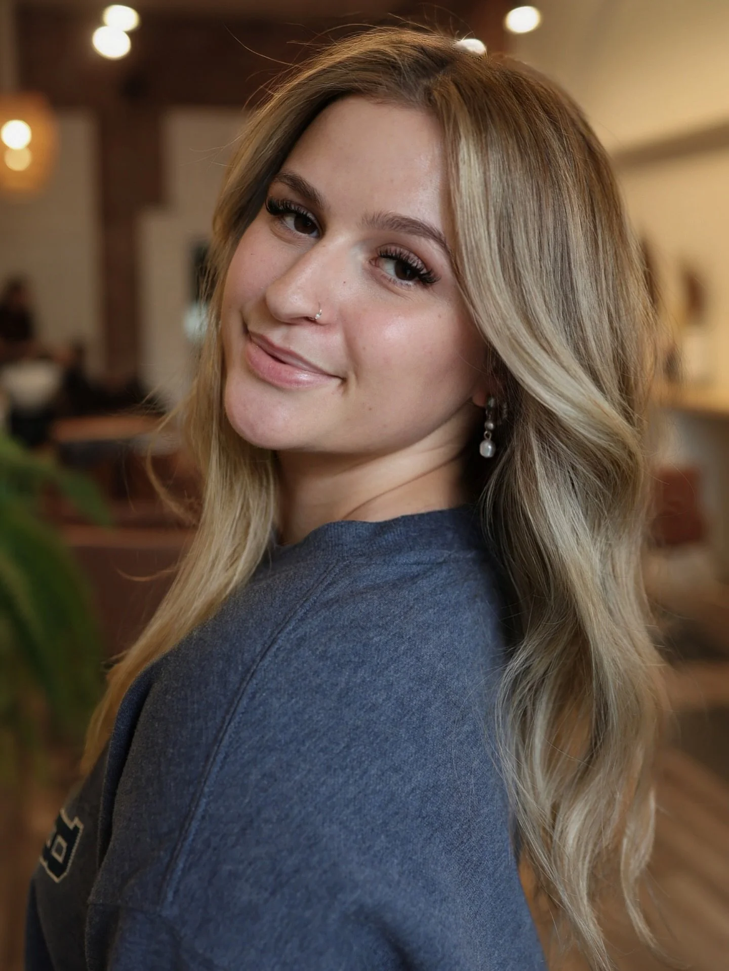 Soft, dimensional, and effortlessly livable. ✨
Our goal for this look was to create something that still feels bright but doesn&rsquo;t need constant touch-ups &mdash; so we made two key decisions together:

▫️ Added rich dimension through the back f