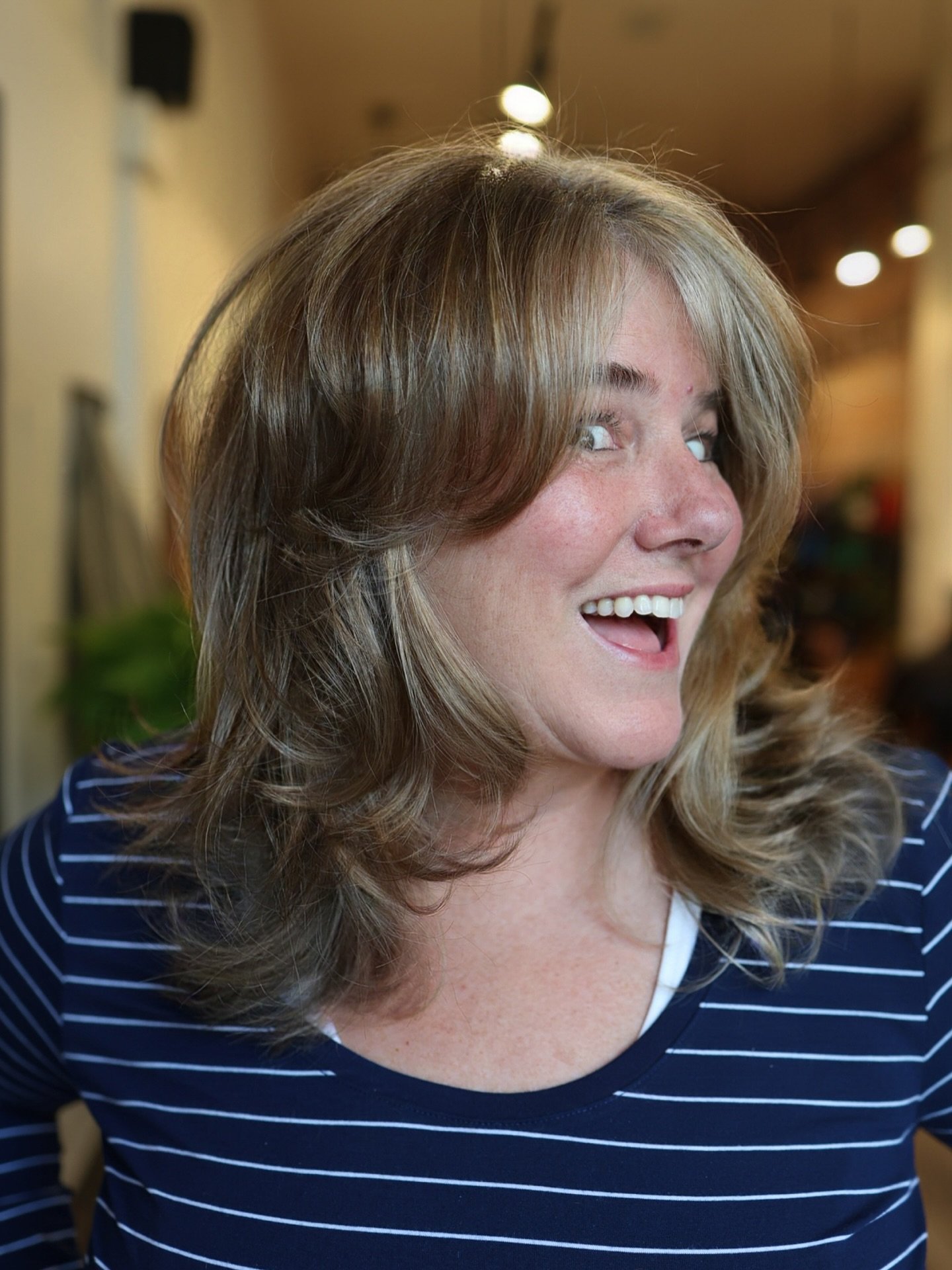 When did &ldquo;natural sparkle&rdquo; start meaning root touch-ups every 6 weeks? 👀✨

No shade to my root-retouch besties (I adore you!), but if your schedule isn&rsquo;t loving that 6-week maintenance, grey blending might be your new favorite thin