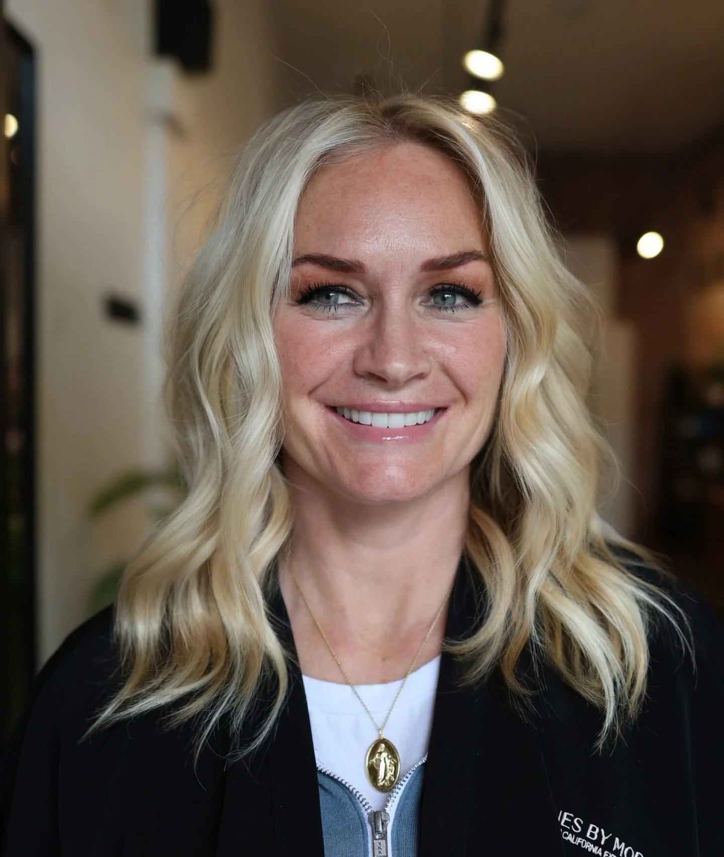 One of my favorite parts of what I do? Figuring out a hair routine that actually fits your life ⚡️

Blonding + extensions can be as low or high maintenance as you want&mdash;it all comes down to how it&rsquo;s customized.
6 weeks, 12 weeks, somewhere