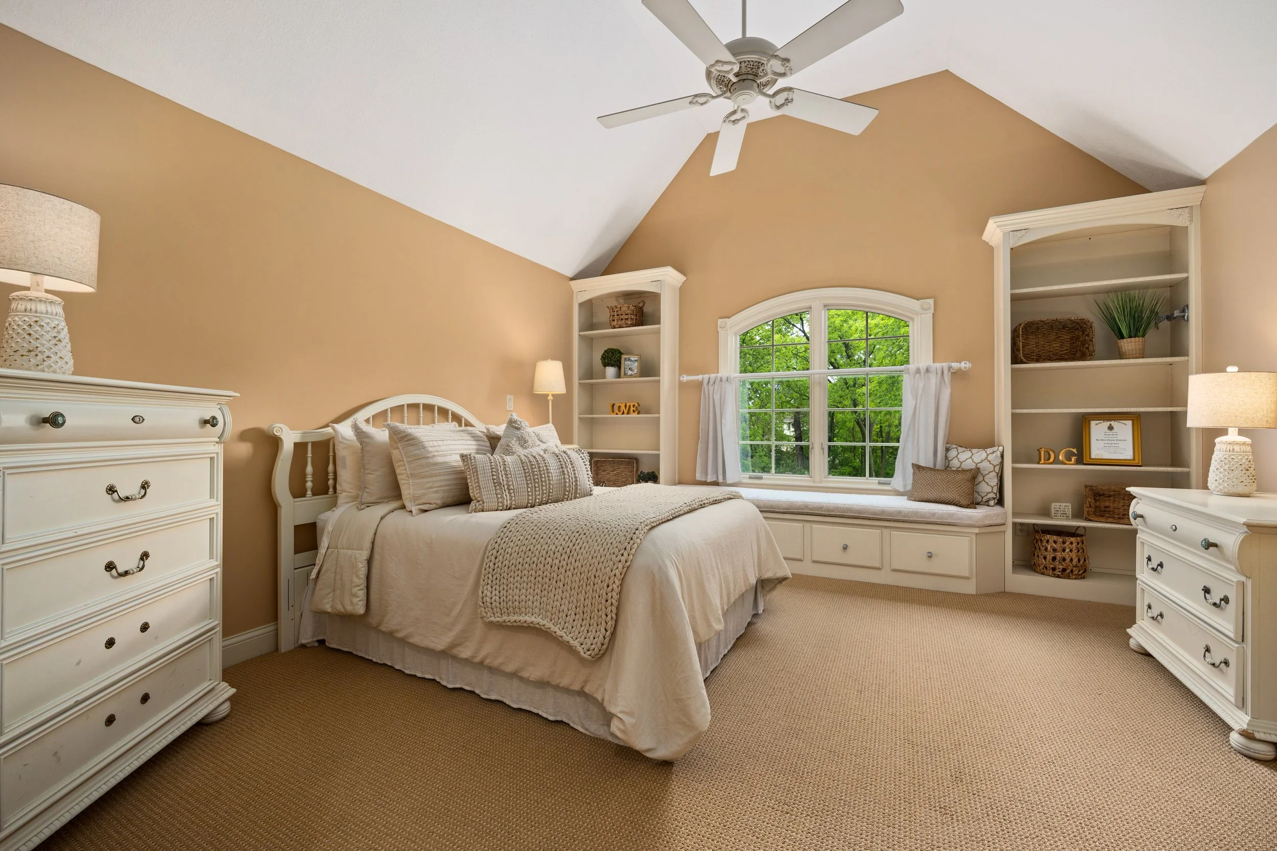 2204 W. Pinnacle Ln.-33.jpg