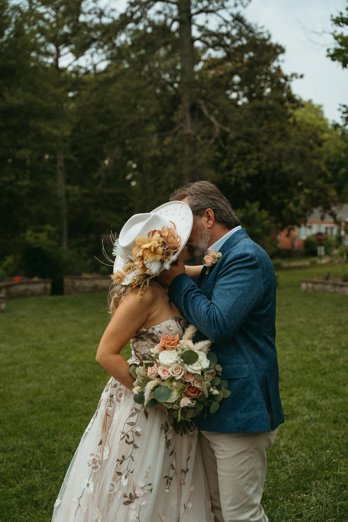 Editorial wedding in Eureka Springs, Arkansas