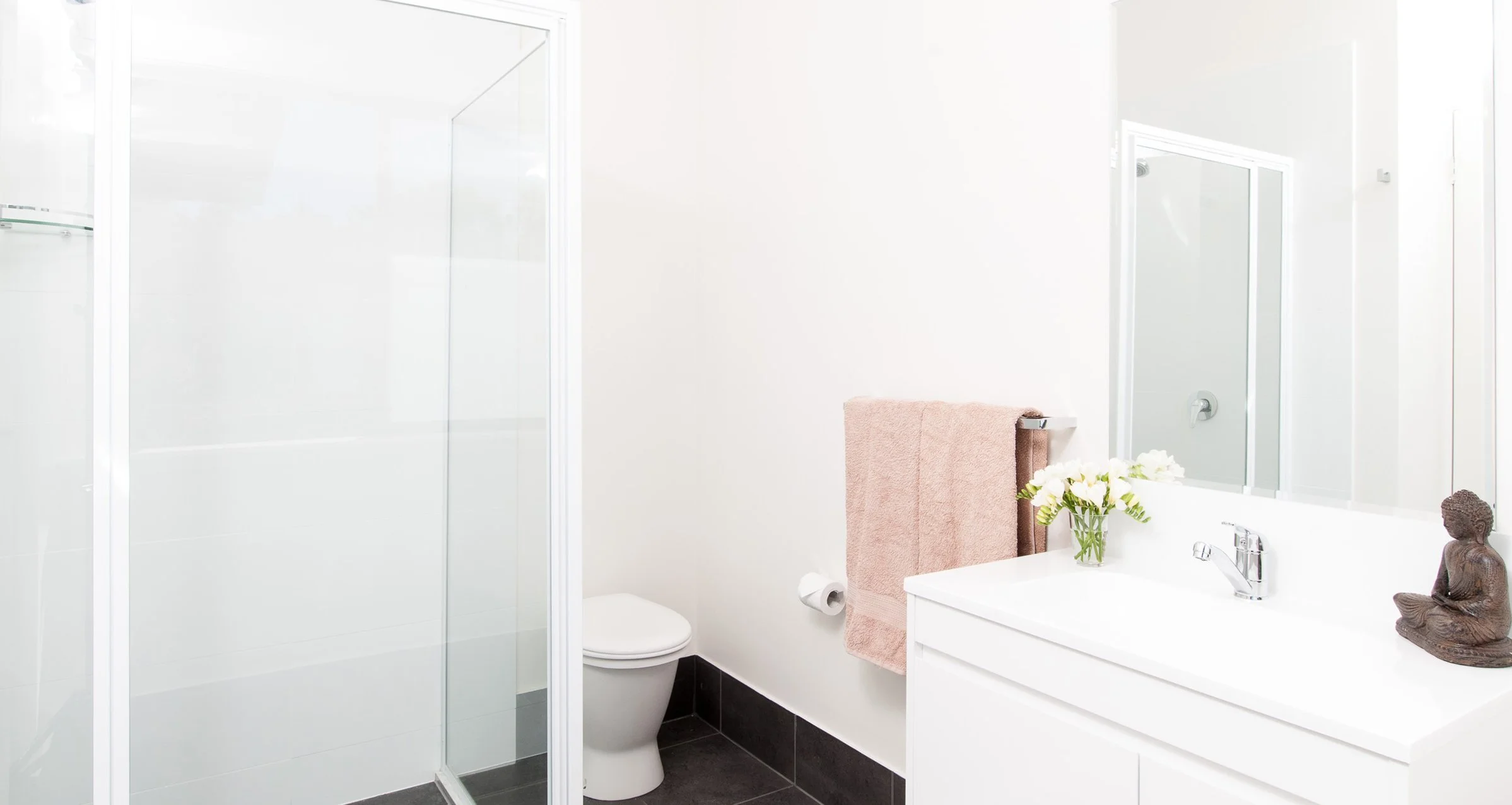 Ensuite Bathroom.jpg