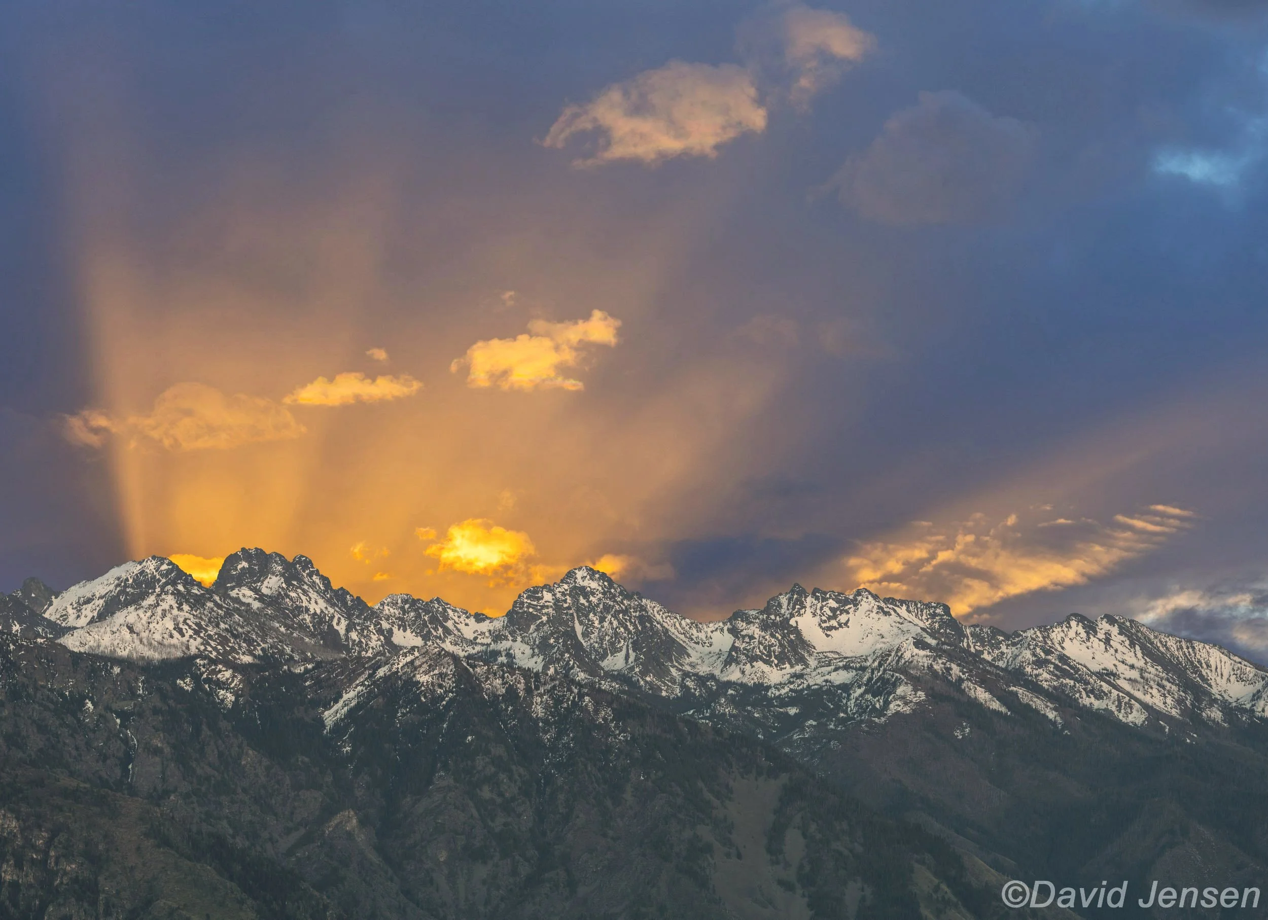 DB225 Dawn over Seven Deviks Mountains