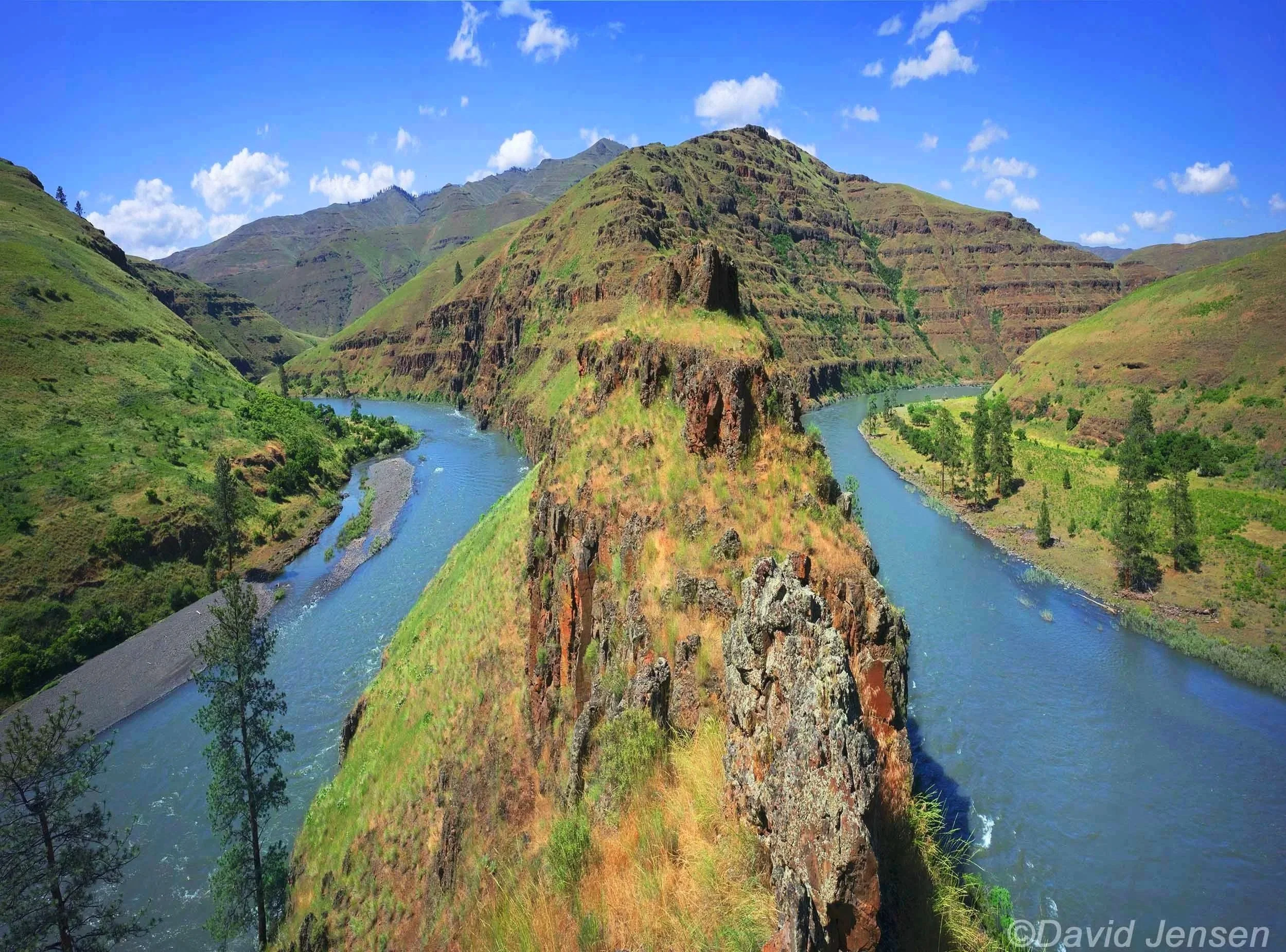 E 101  Grande Ronde River upstream and downstream from gooseneck at entrenched meander