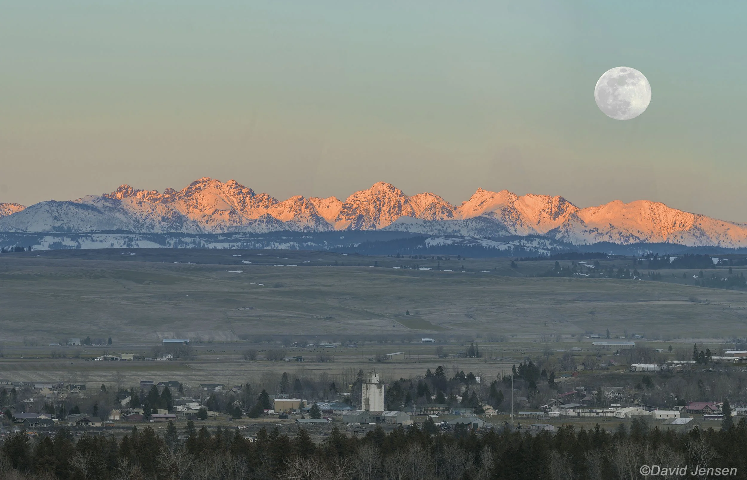 BC360  Town of Joseph and Seven Devils Mountains