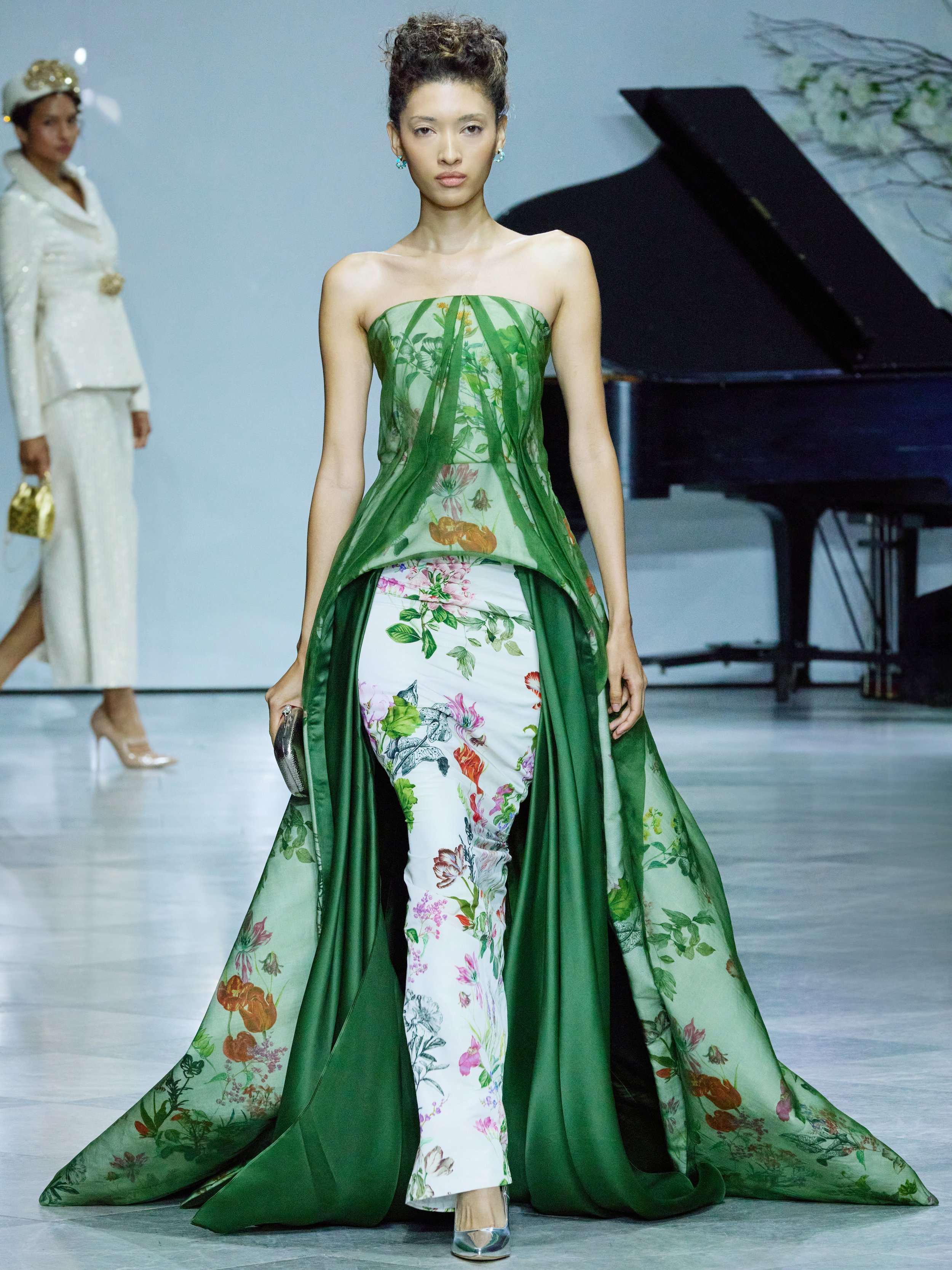 NARDOS RUNWAY IMAGES 14b small.jpg