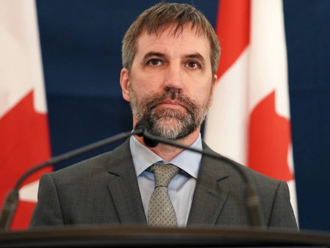 Taxe carbone jugée «discriminatoire», les Premières Nations poursuivent. Guilbeault va-t-il démissionner?