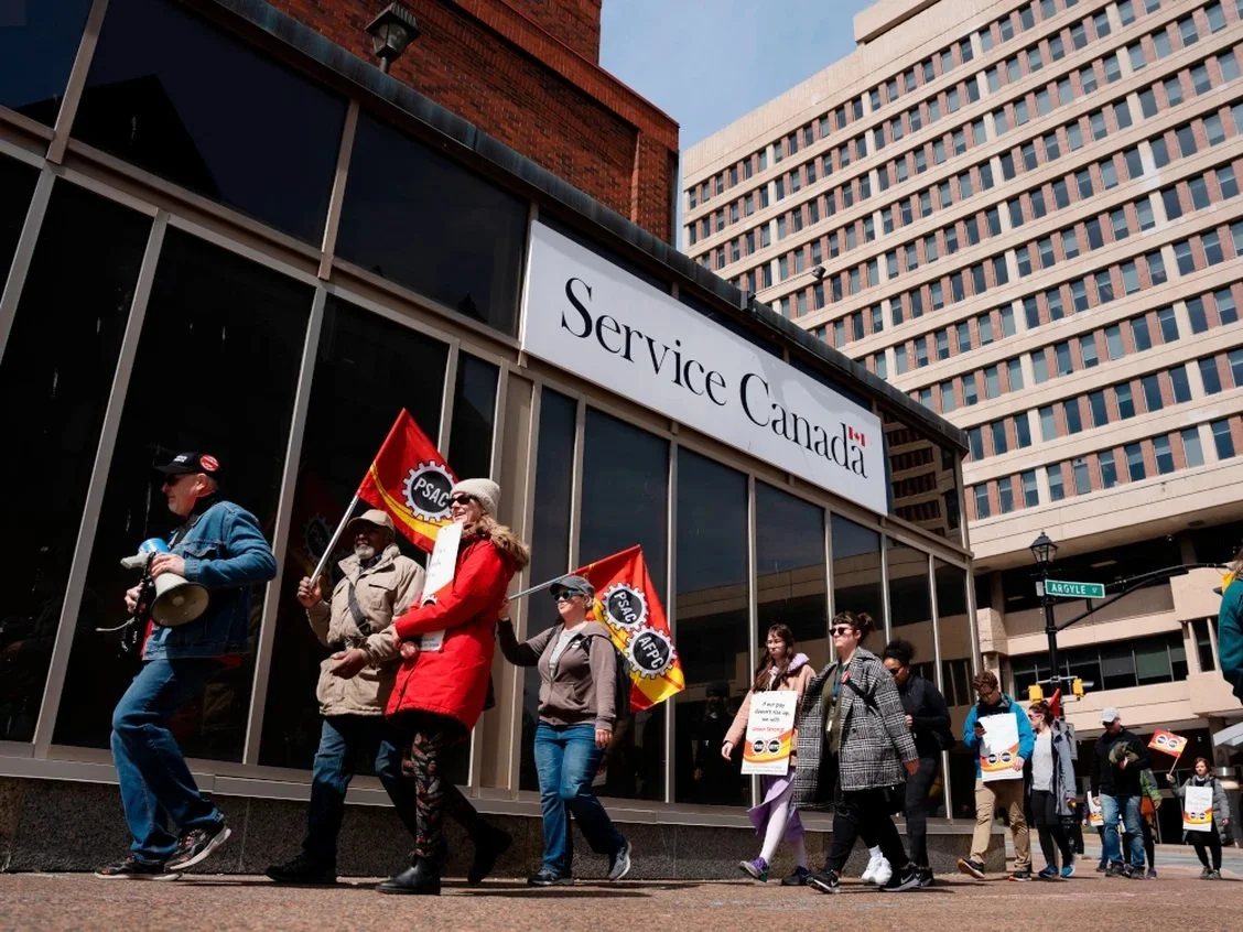 How Trudeau could leverage PSAC strike against Singh and Poilievre