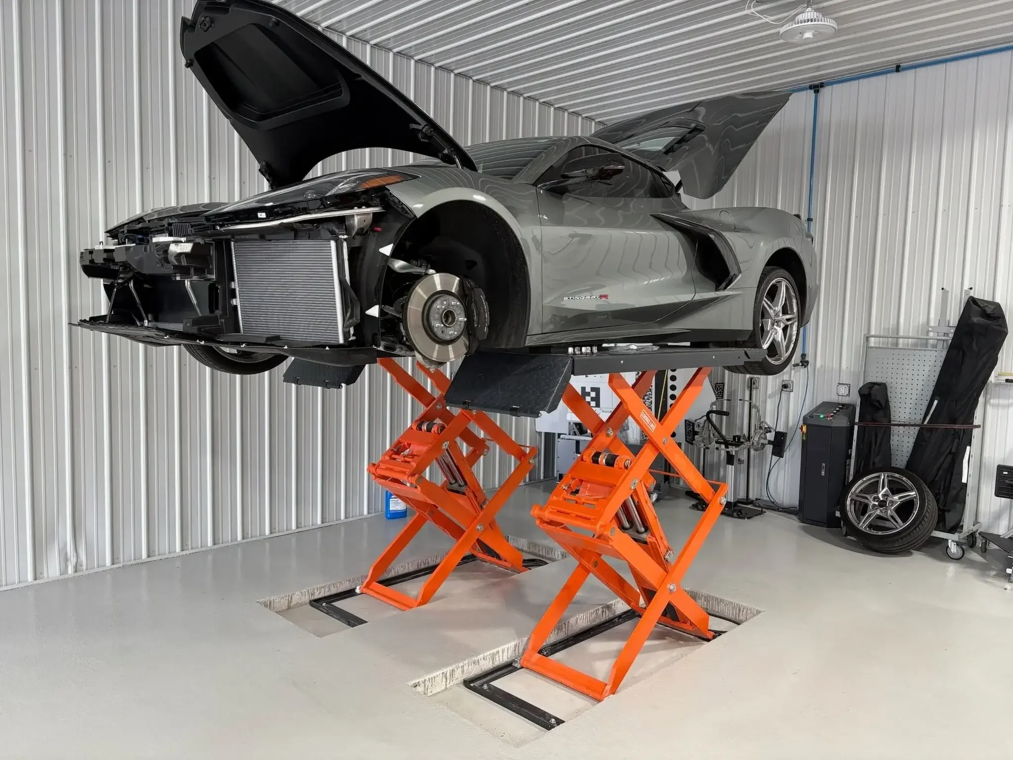 Solidus Lift in a collision repair shop