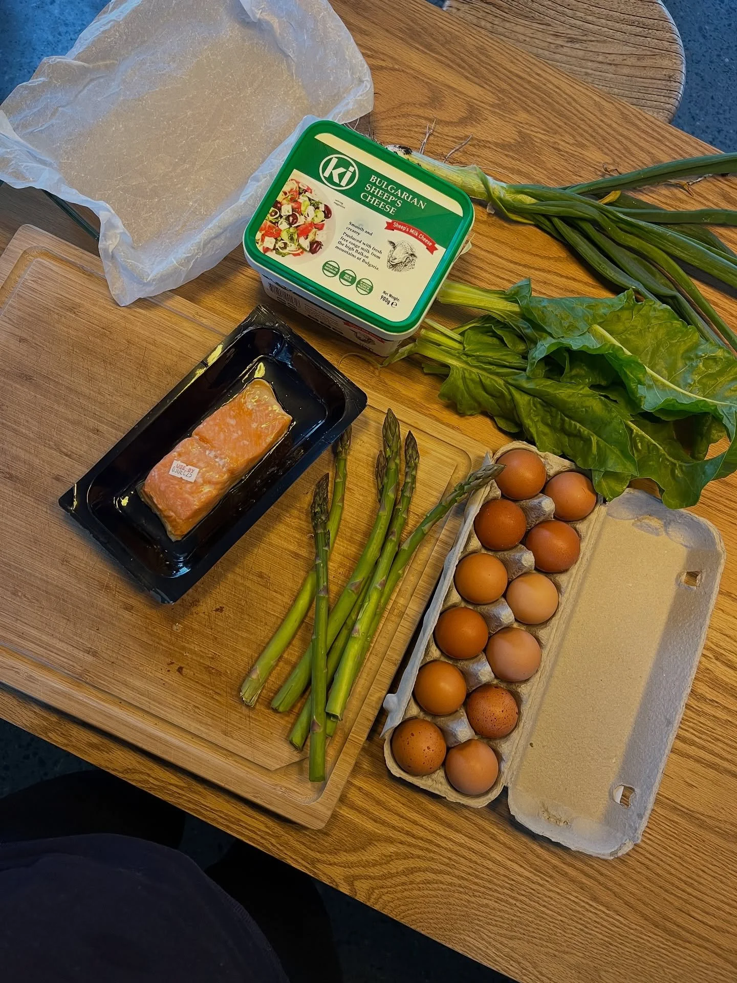 frittatas back saving my ass! a delicious and quick brekkie, lunch or dinner :)

smoked wild sockeye salmon (avoid farmed tassie salmon!), asparagus, spring onion, spinach, goats cheese, topped with pepitas. i blanched the asparagus and spinach for 1