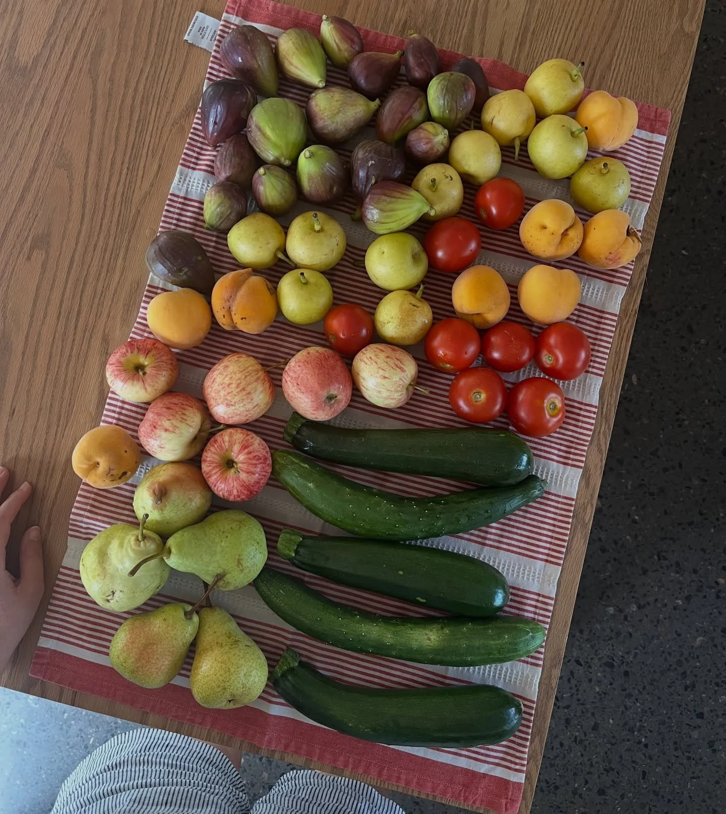 i feel so grateful to have incredible organic produce grown locally. today i stopped at 4 different places for home grown local produce and kept away from &lsquo;BIG grocery&rsquo; which makes me feel good!

cottage crafts - epic produce here and che