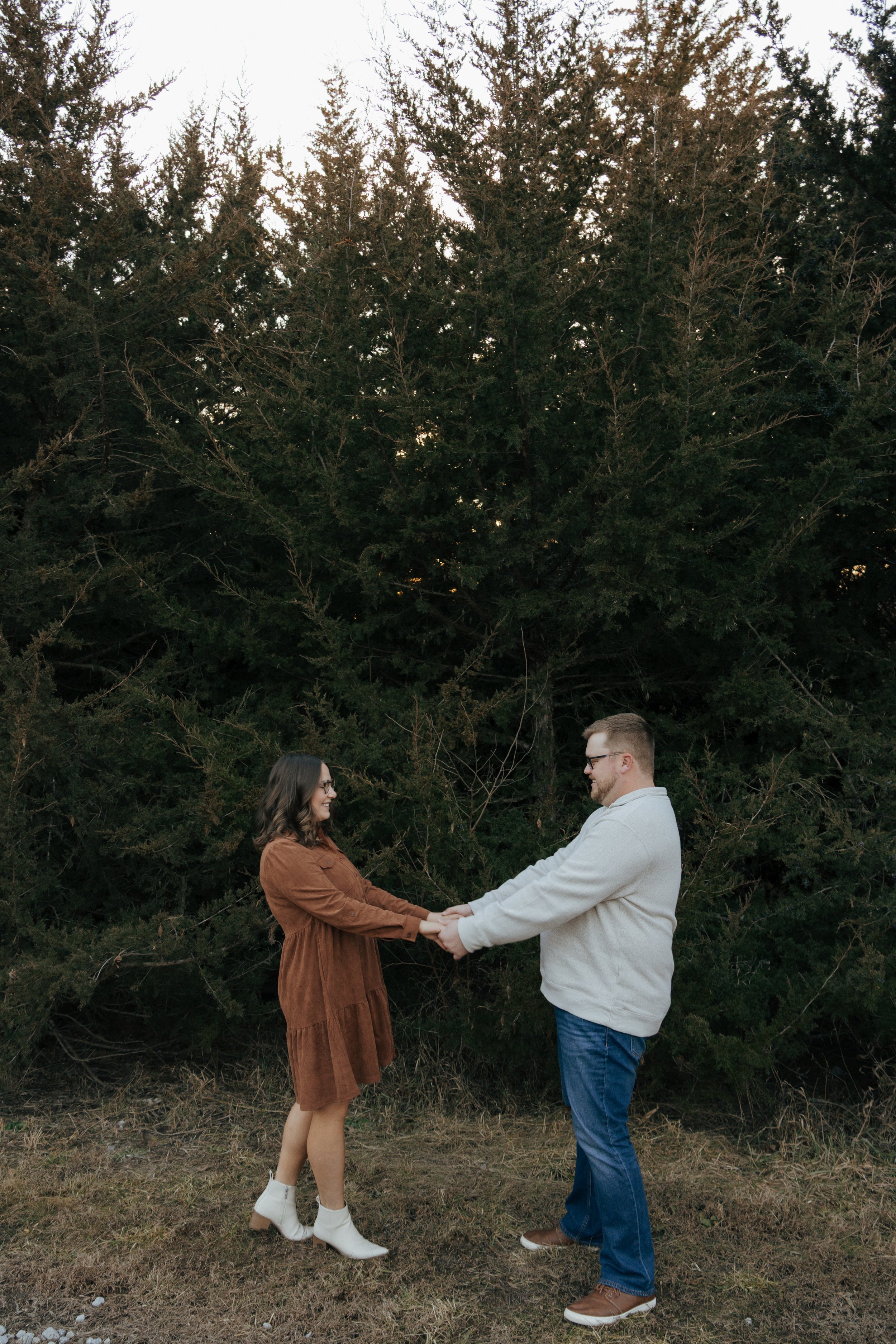 Darian + Brian’s Winter Engagement Session at Kimberly Creek Retreat | Nebraska Engagement Photographer