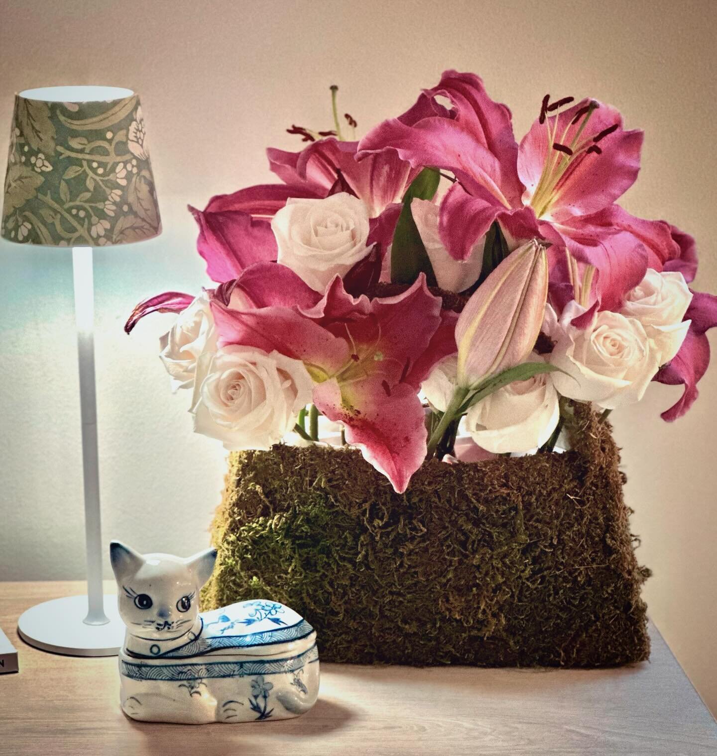 I love this little moss purse I picked up at @turnerhomefl  #designingwithflowers