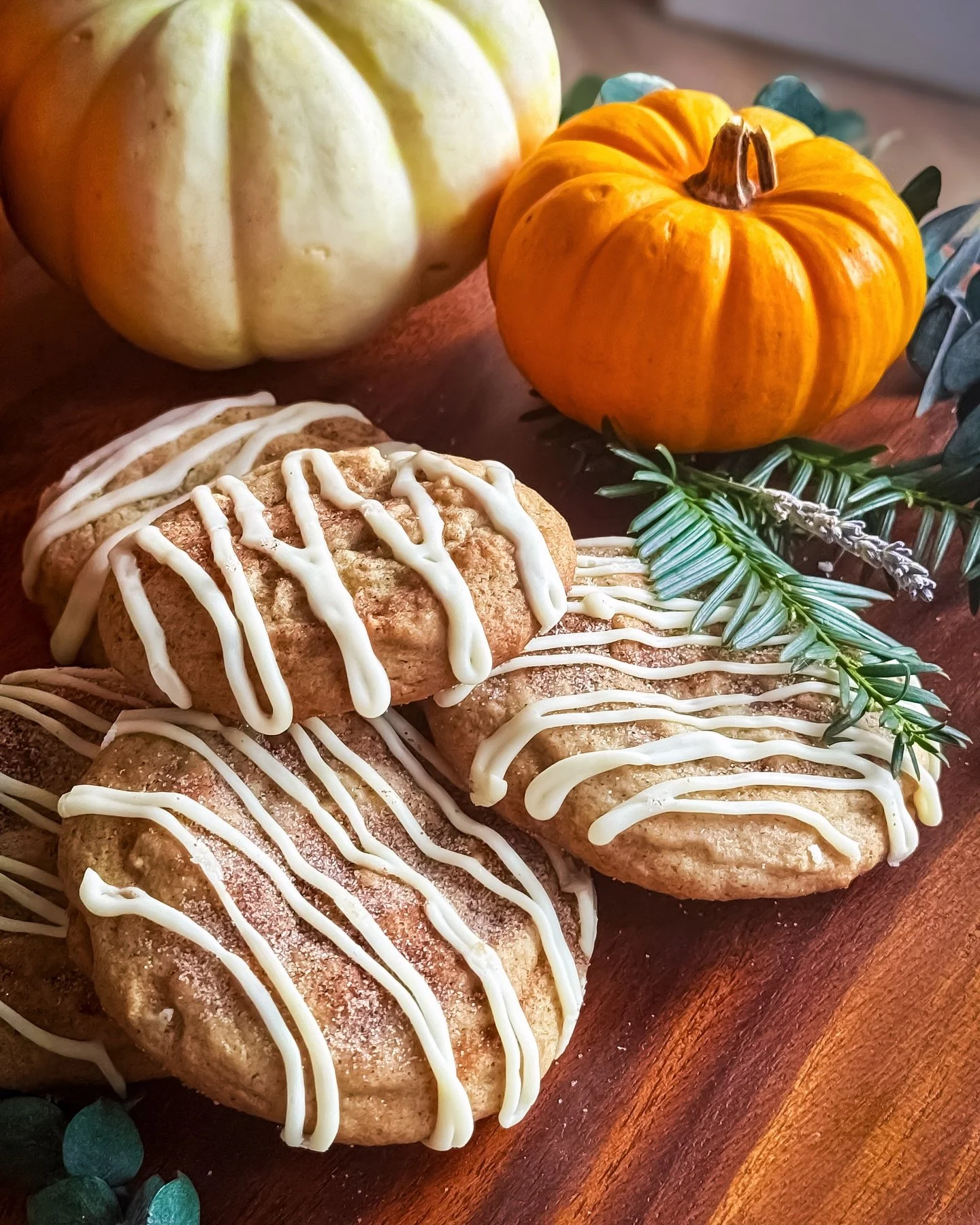 🍂 Less than a week away from kicking off the holiday season! Are you on deck to bring a dessert to the family gathering? Need something for a Friendsgiving or just something for yourself to get you through? I&rsquo;ve got you friend! 

🍪 I&rsquo;m 